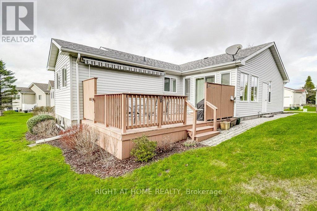 126 GLENARIFF DRIVE - 33