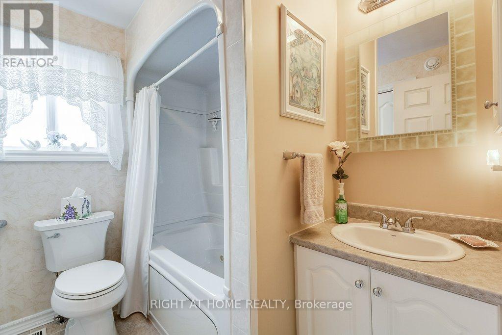126 GLENARIFF DRIVE - 18