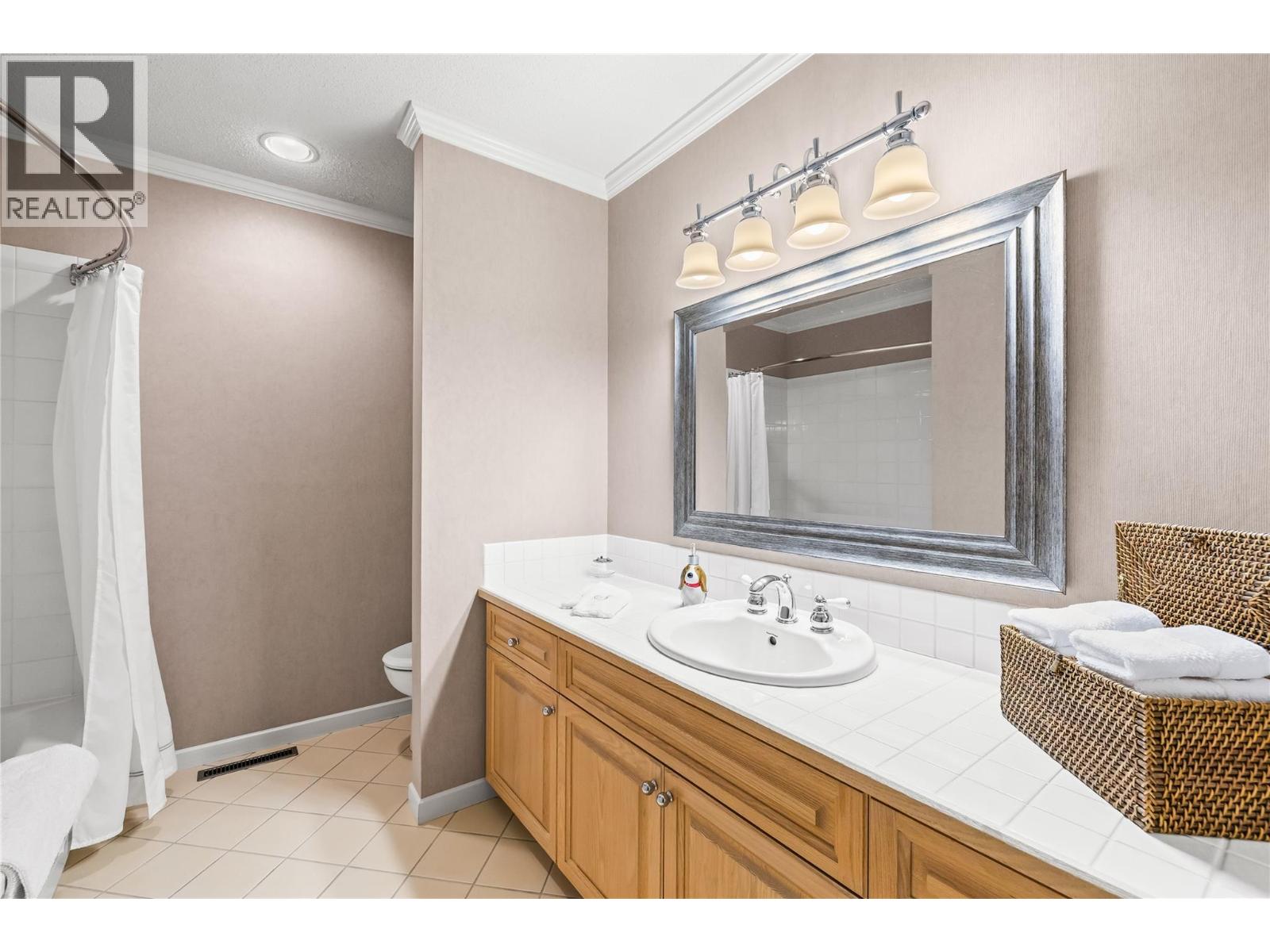  2919 Collens Hill Road, Kelowna