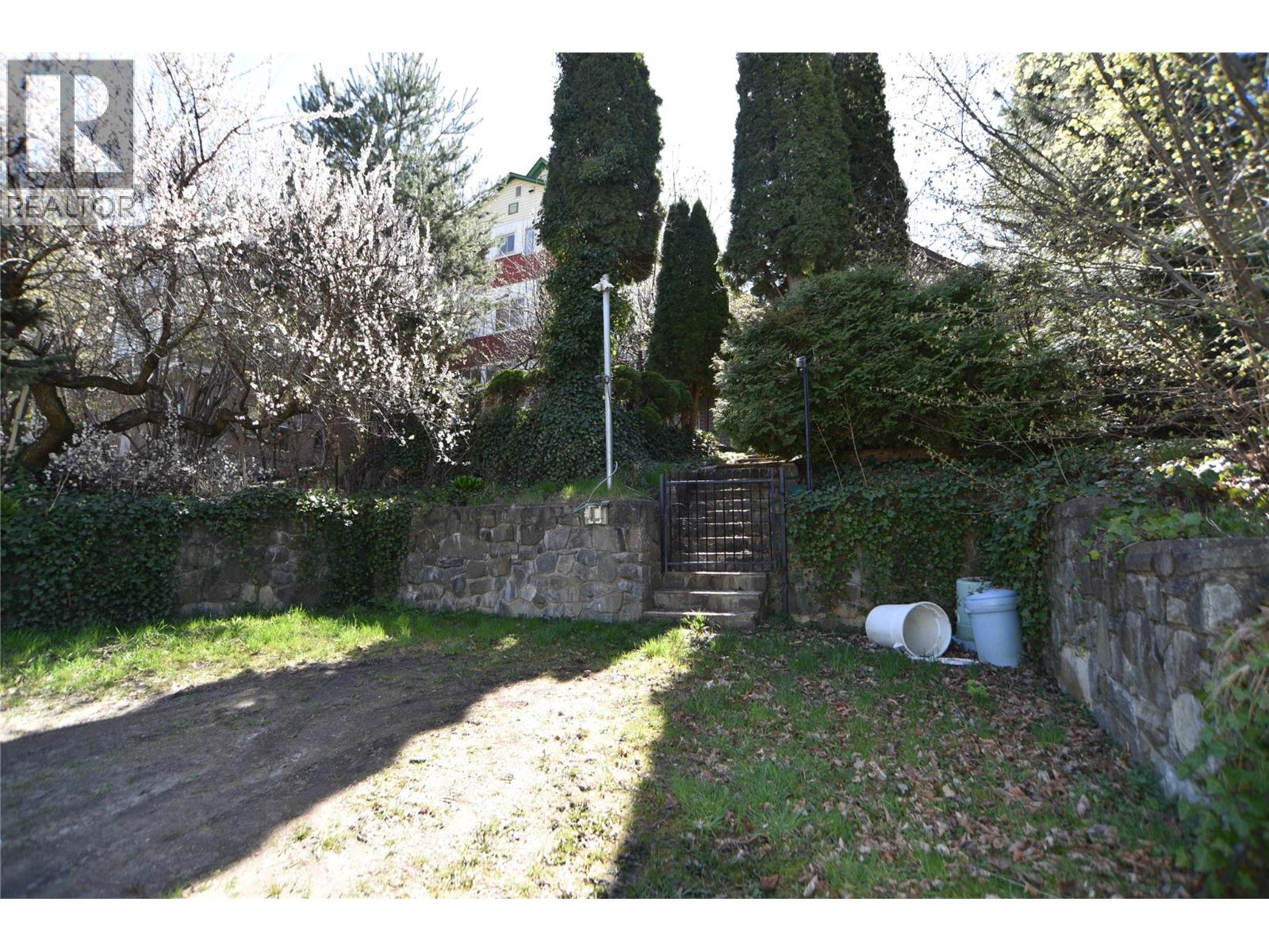 909 Edgewood Avenue - 10