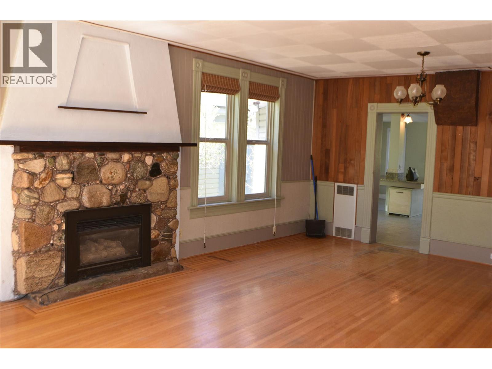 909 Edgewood Avenue - 17