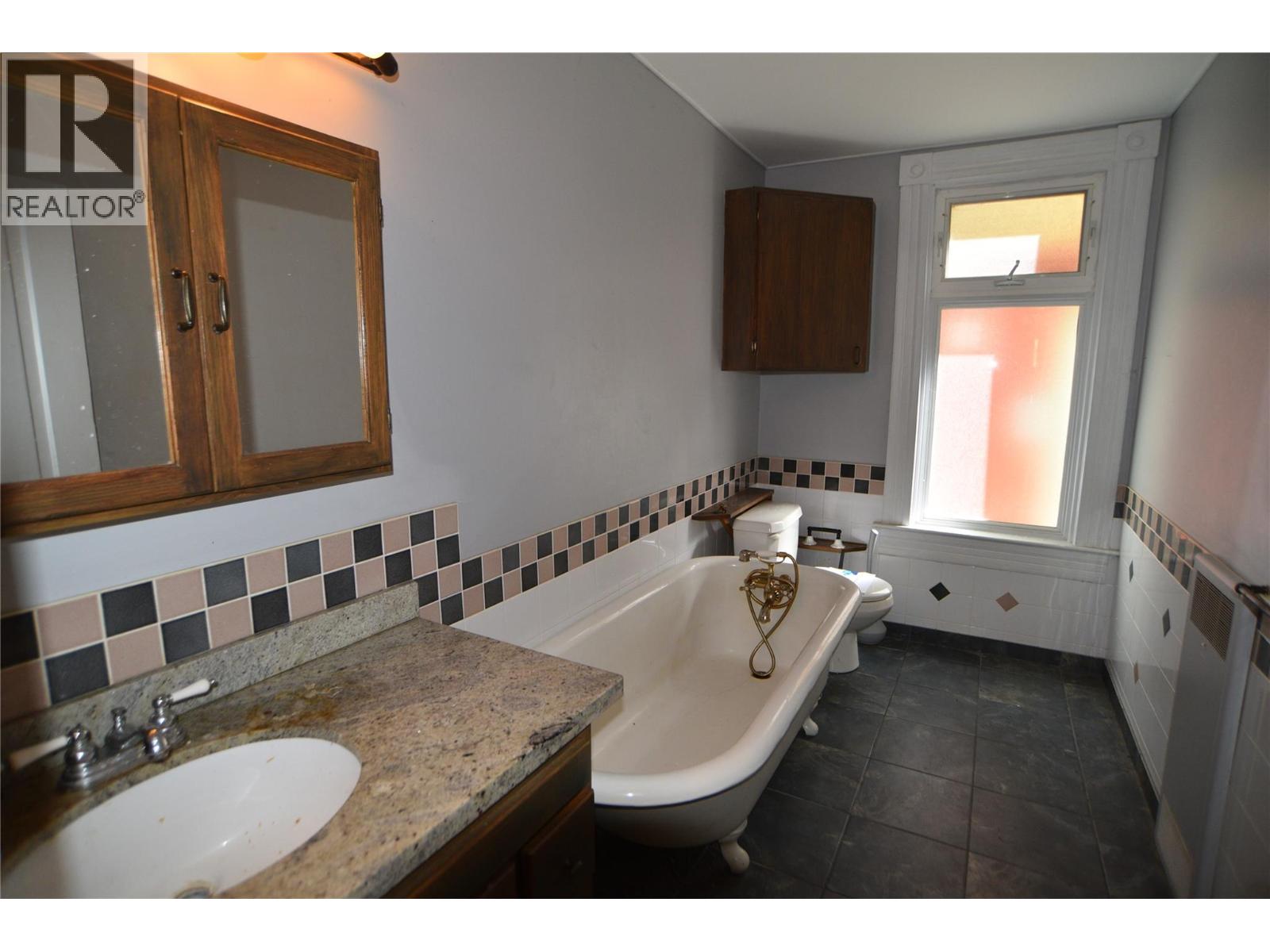 909 Edgewood Avenue - 23