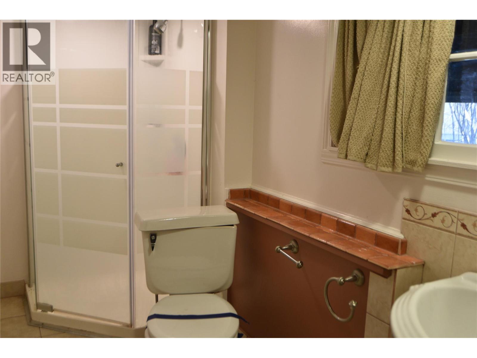 909 Edgewood Avenue - 37