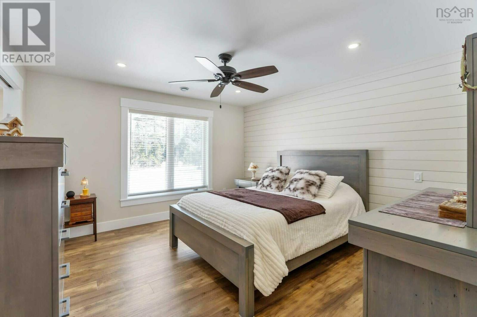 Property 8 of 20 of 472 Alexander MacKenzie Road