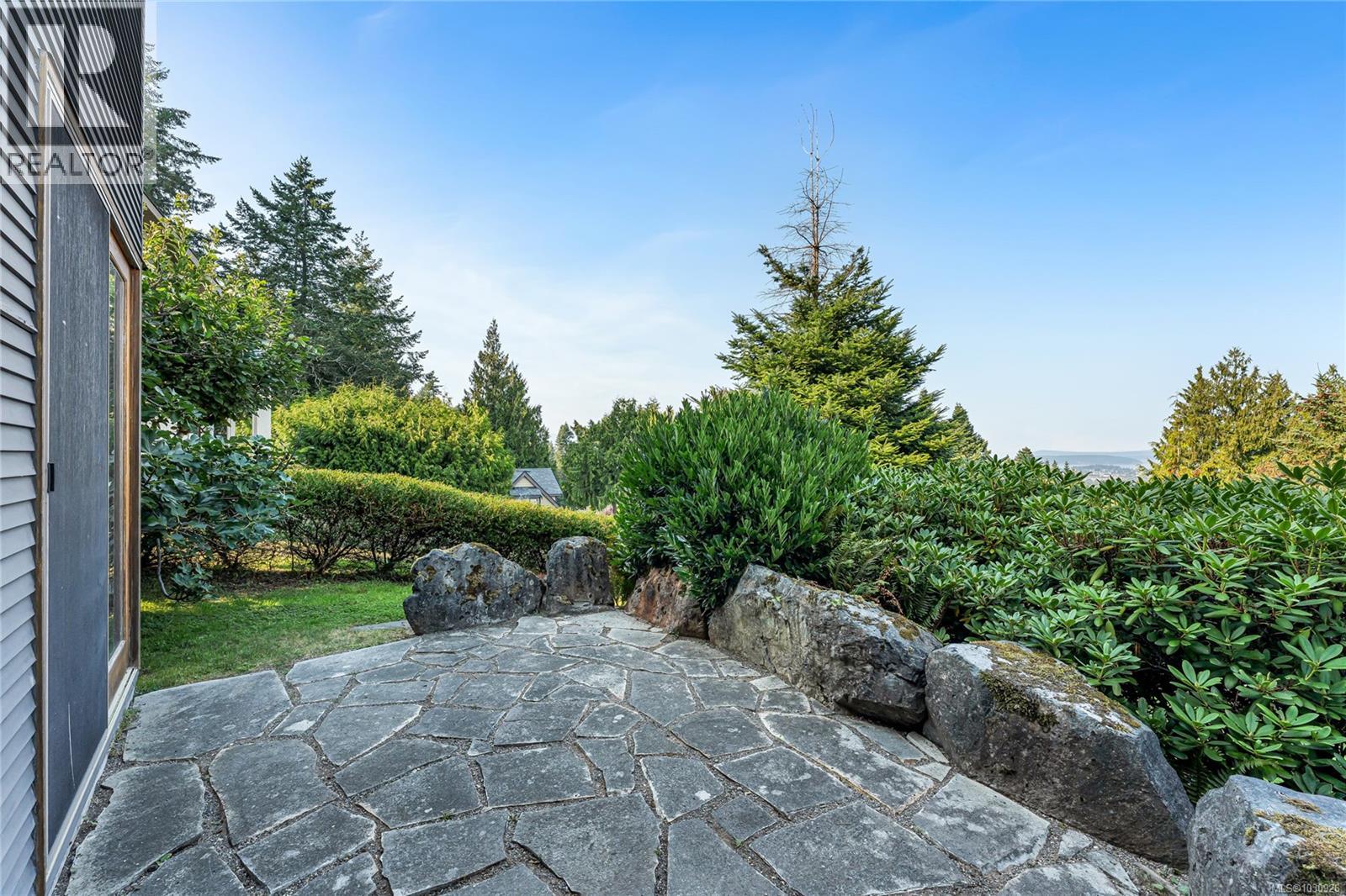 8909 Park Pacific Terr, North Saanich