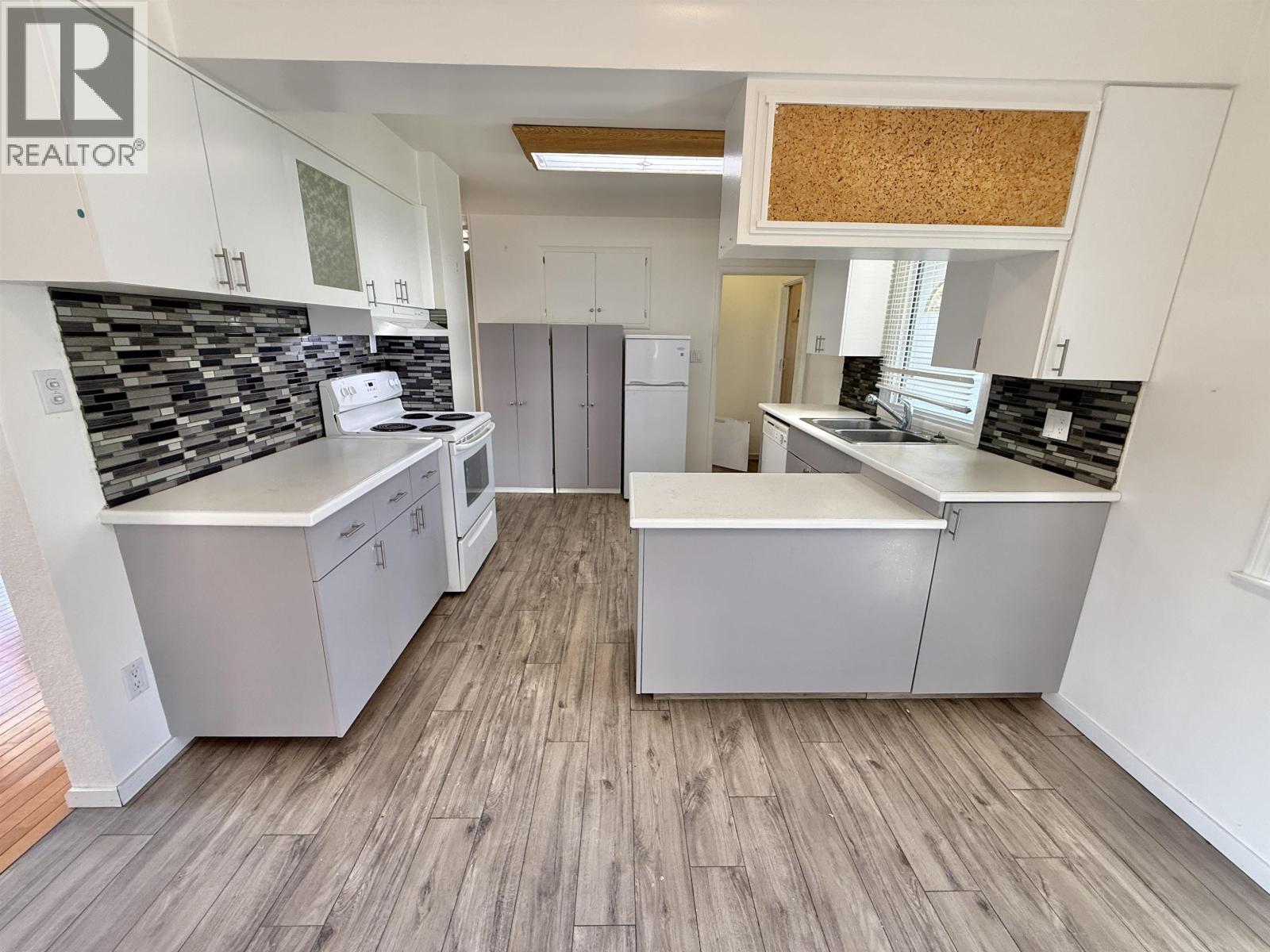 1001 JOHNSTON AVENUE - 13