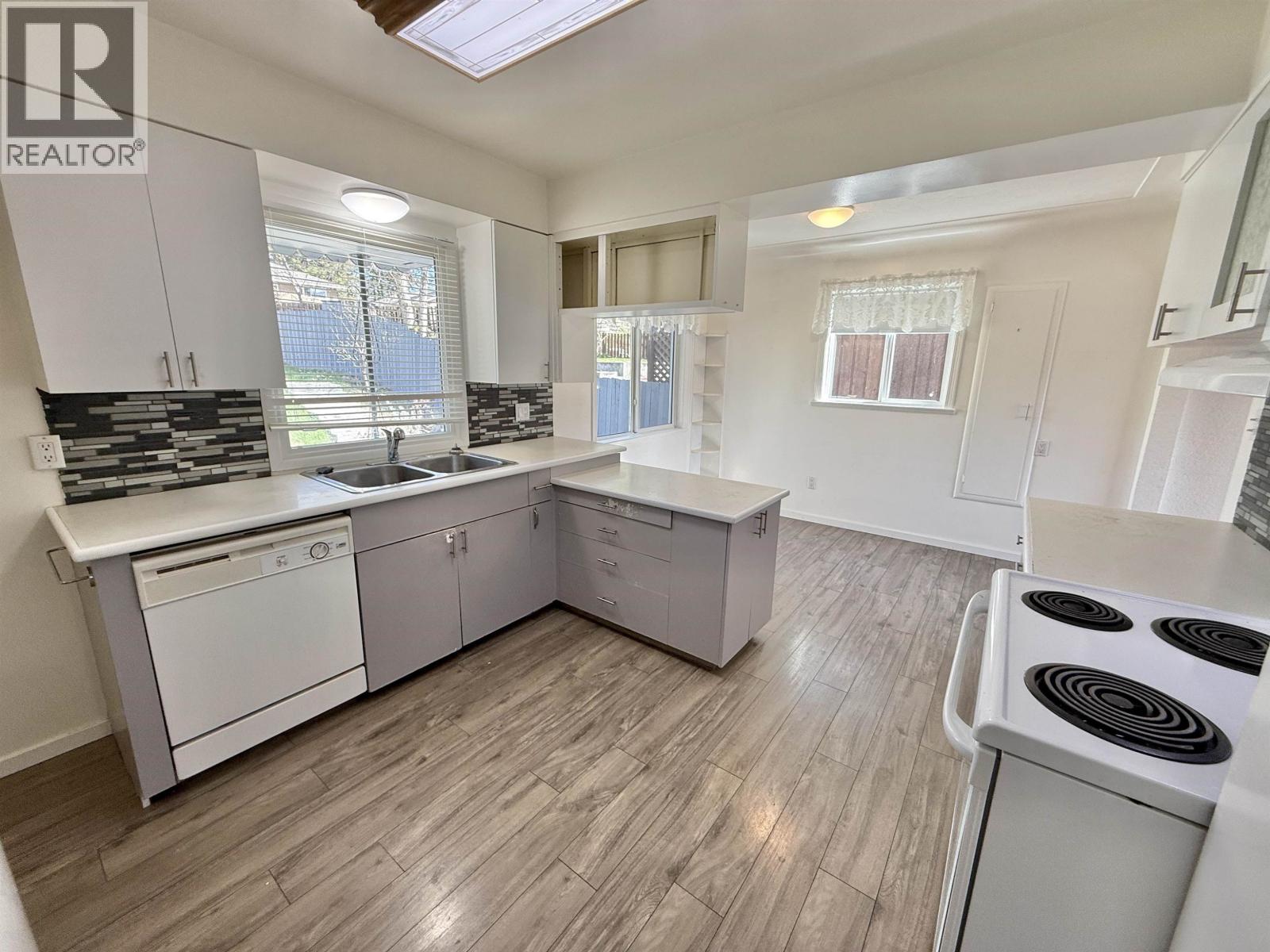 1001 JOHNSTON AVENUE - 14