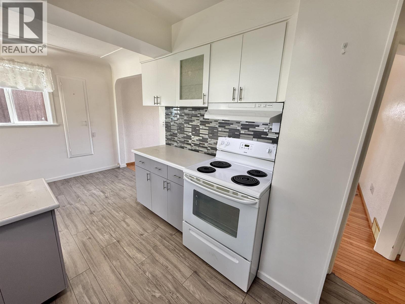 1001 JOHNSTON AVENUE - 16