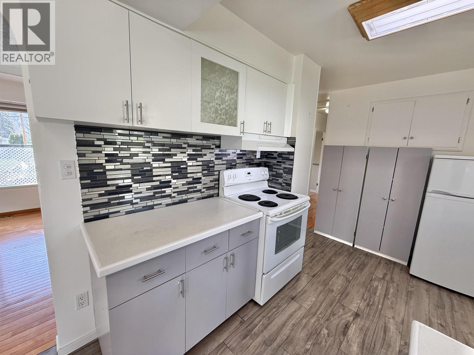 1001 JOHNSTON AVENUE - 17