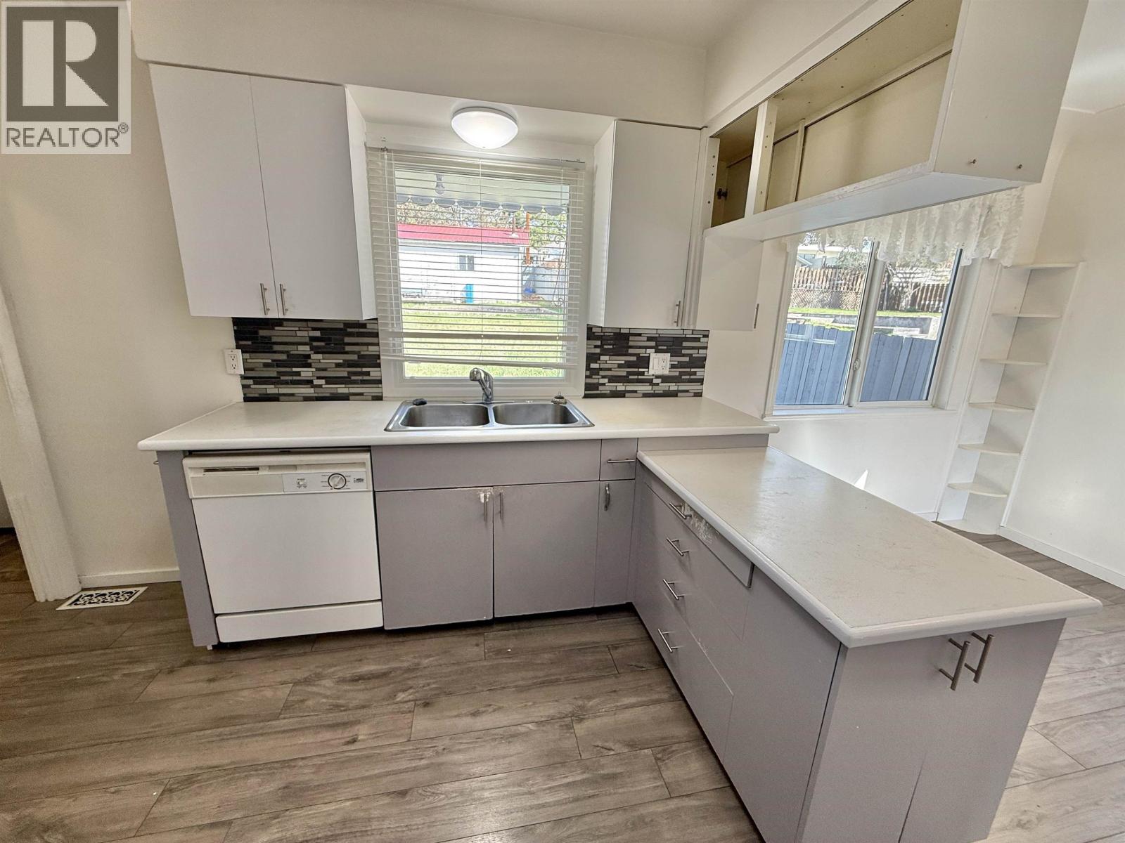 1001 JOHNSTON AVENUE - 18