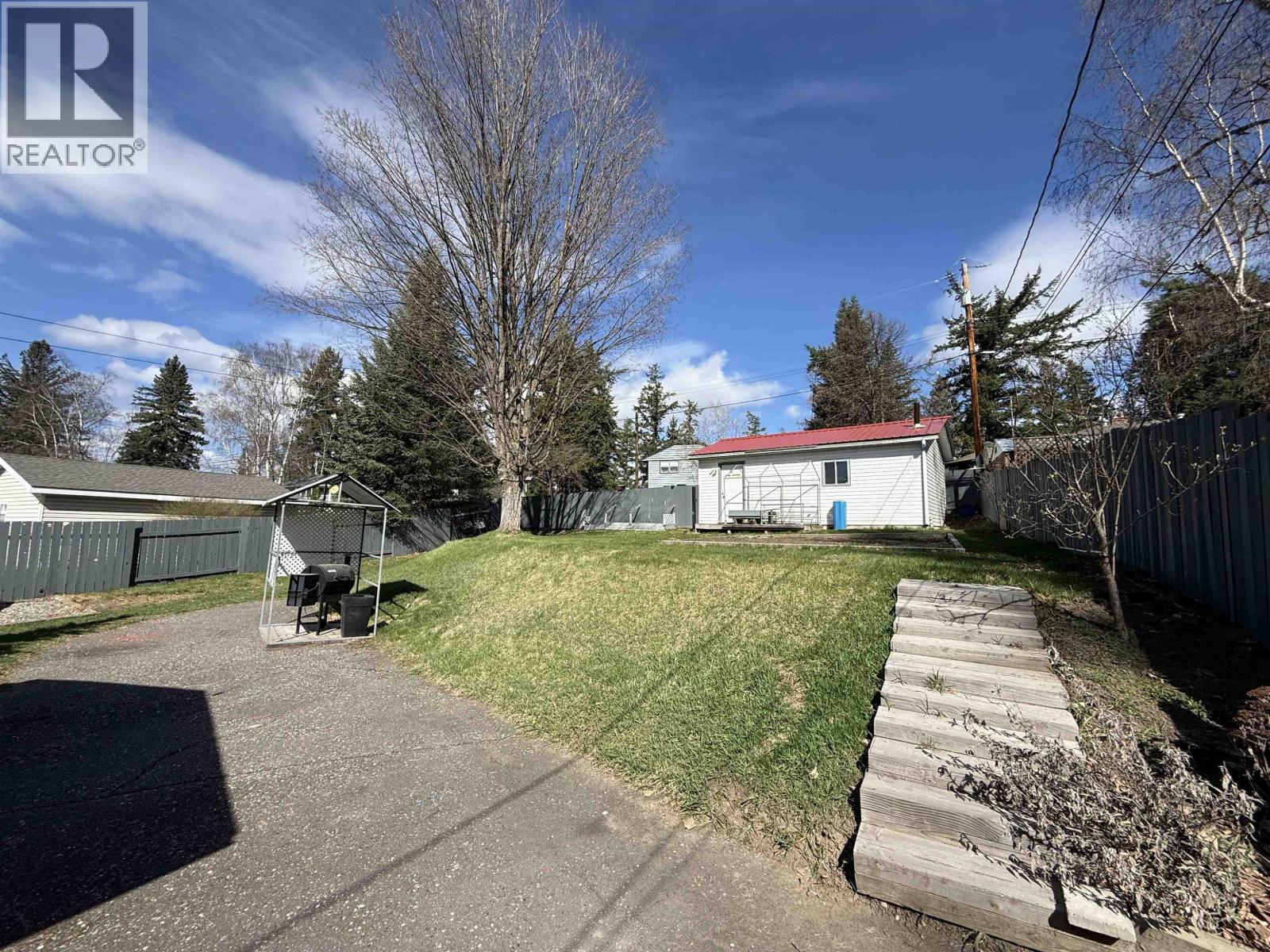 1001 JOHNSTON AVENUE - 33