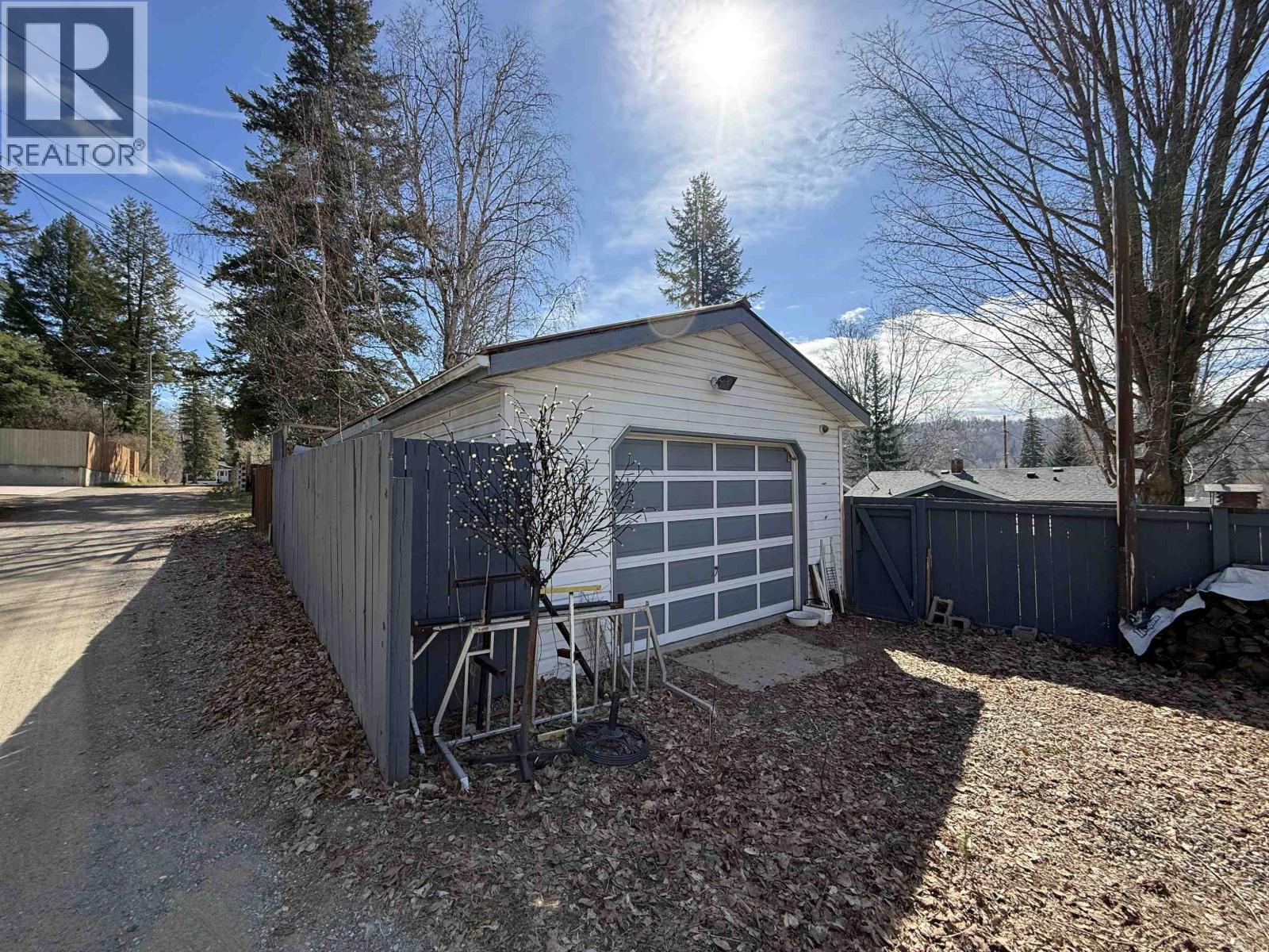 1001 JOHNSTON AVENUE - 5