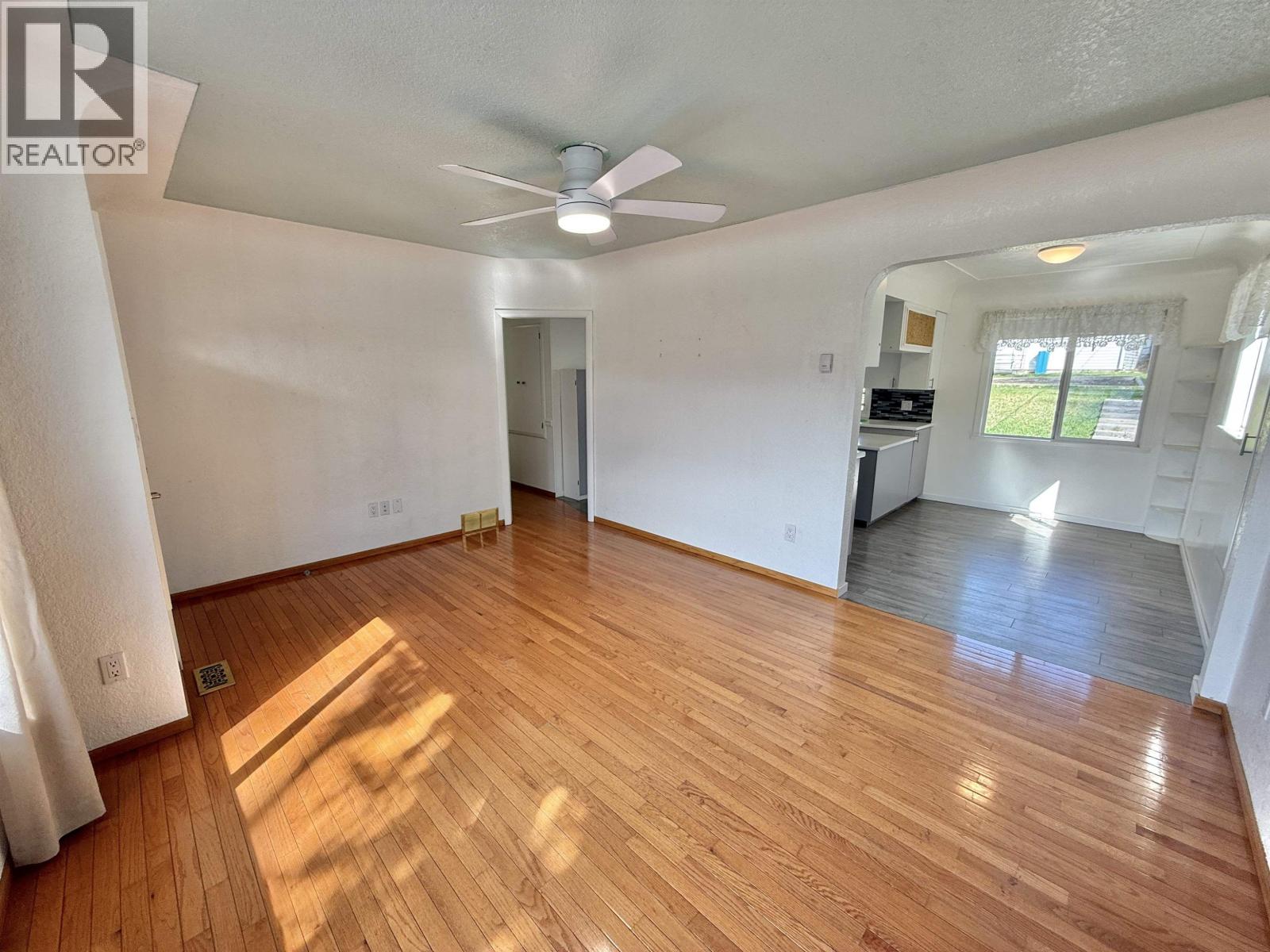 1001 JOHNSTON AVENUE - 7