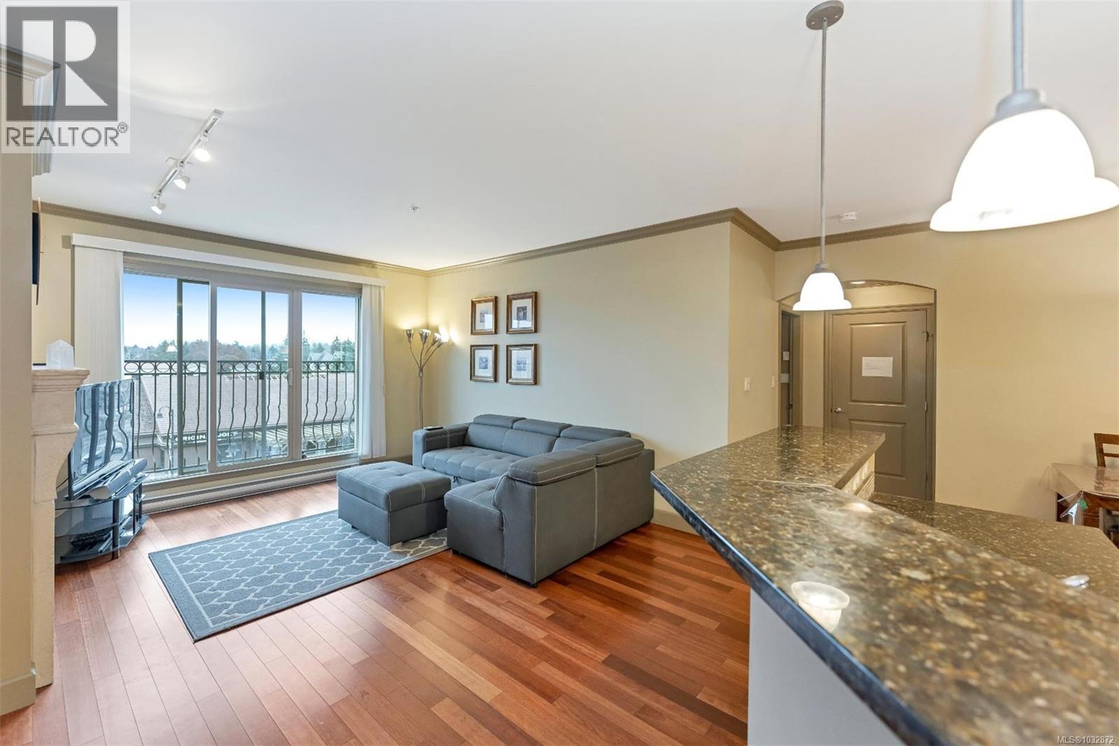 #318 1620 McKenzie Ave - 1