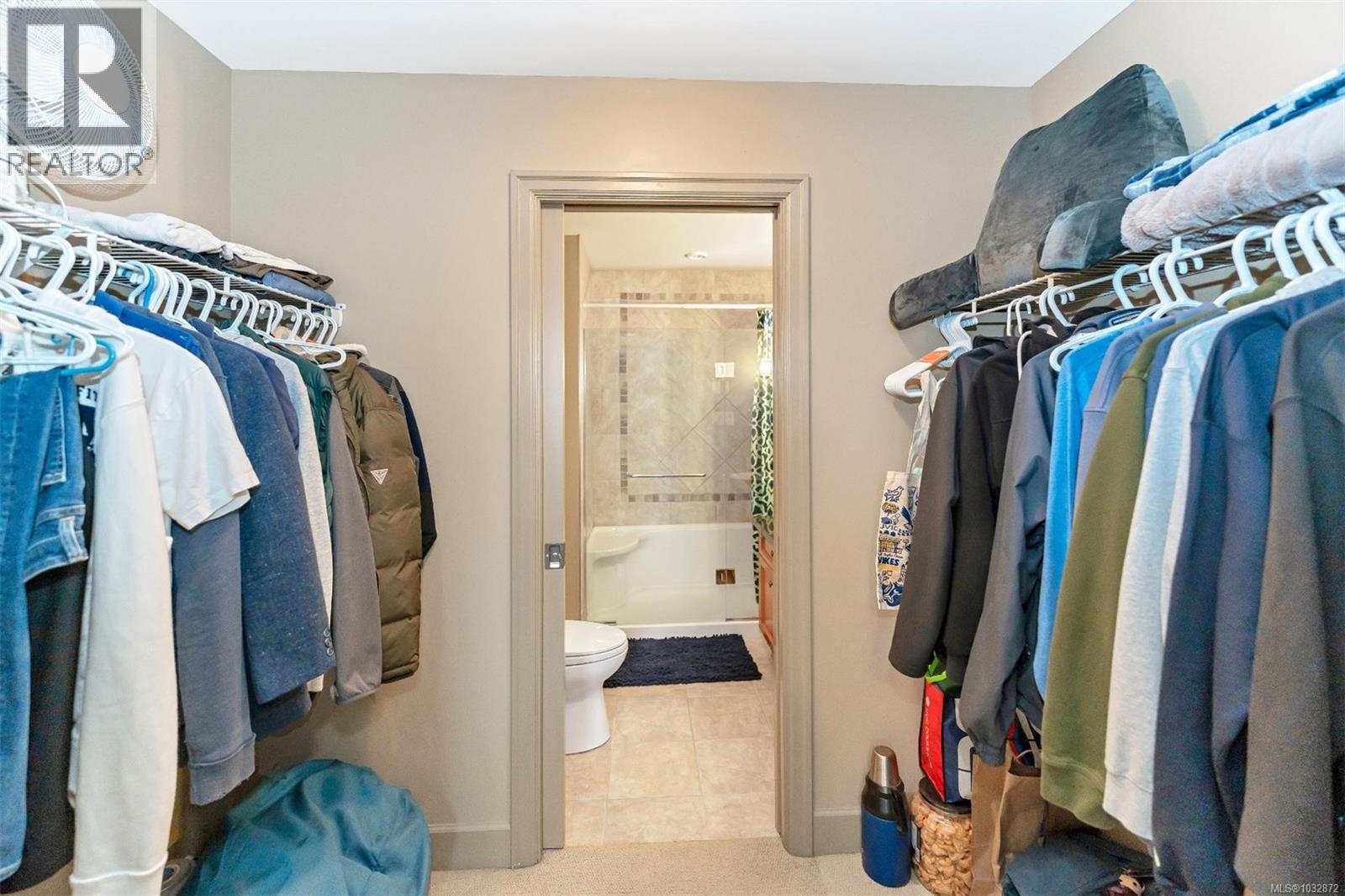 318 1620 McKenzie Avenue, Saanich