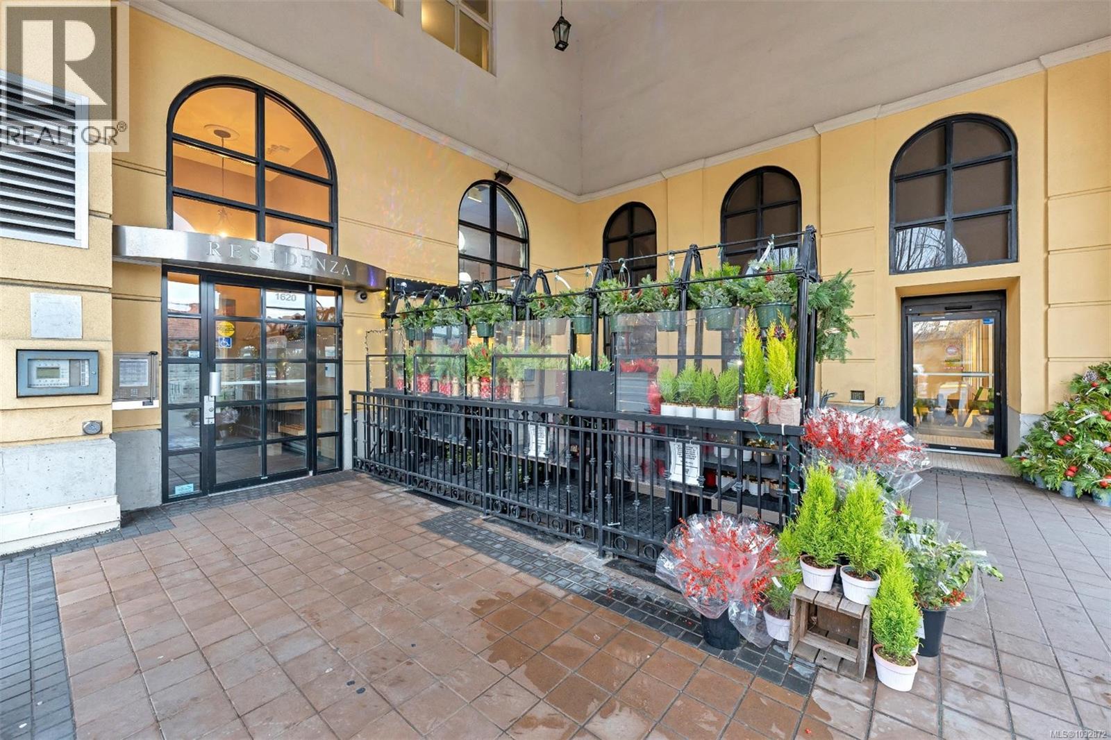 #318 1620 McKenzie Ave - 29