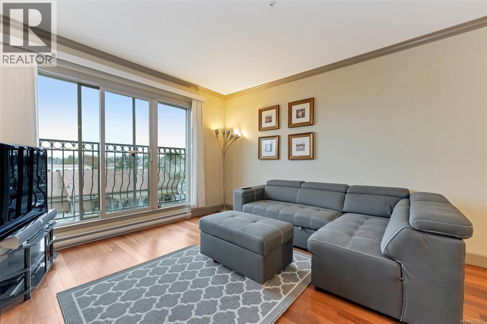 #318 1620 McKenzie Ave - 3