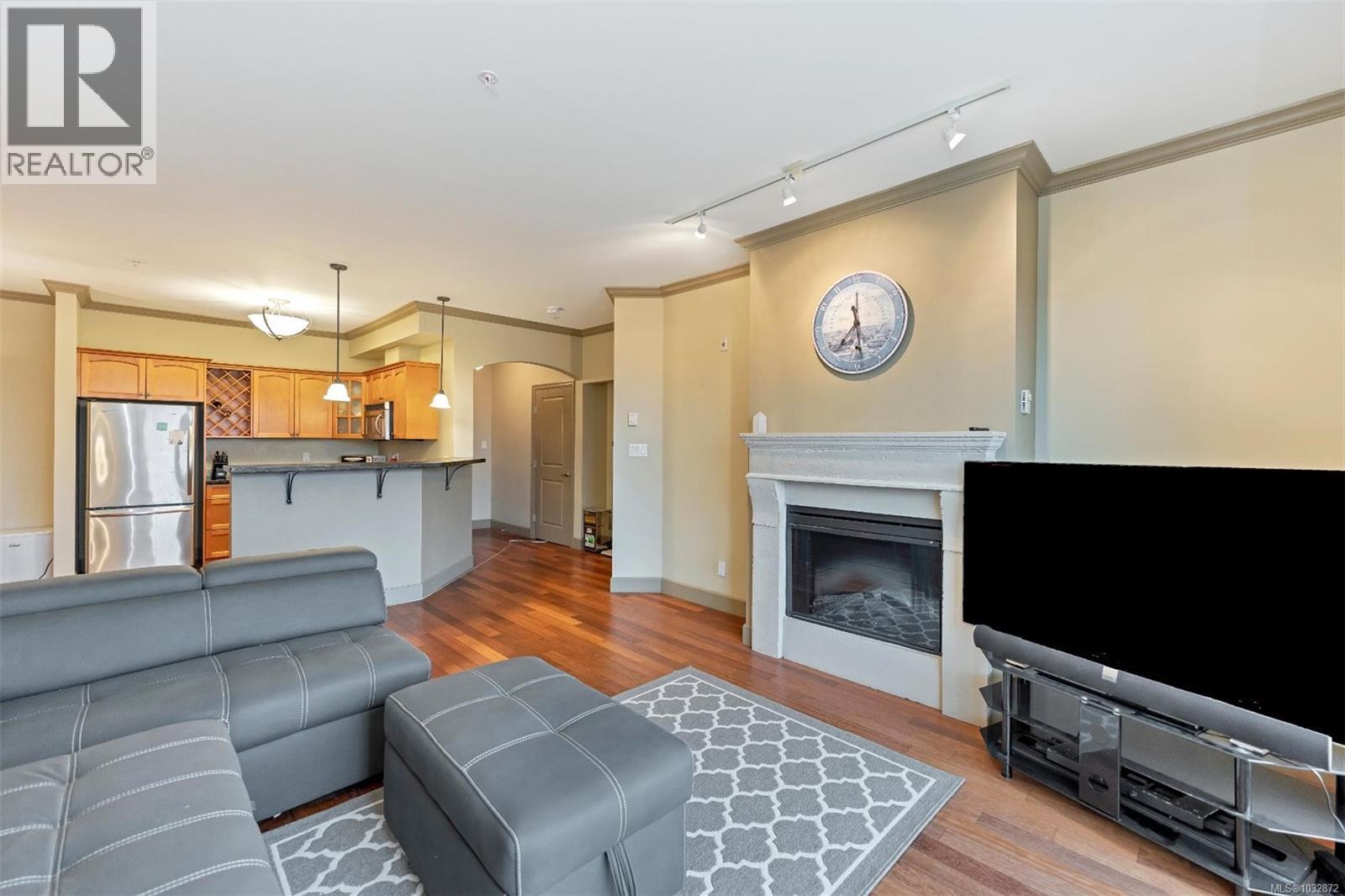 #318 1620 McKenzie Ave - 4