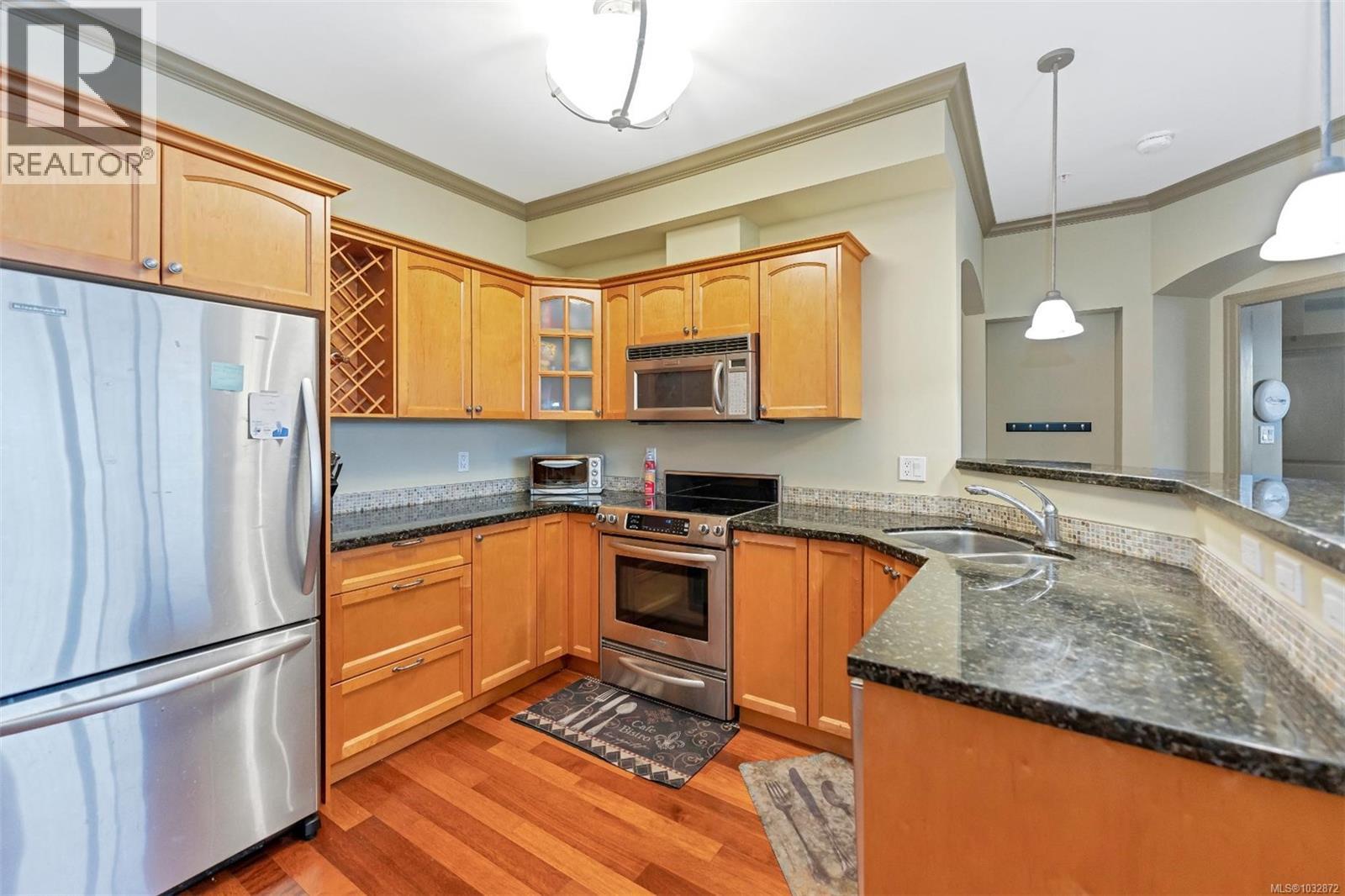 #318 1620 McKenzie Ave - 8