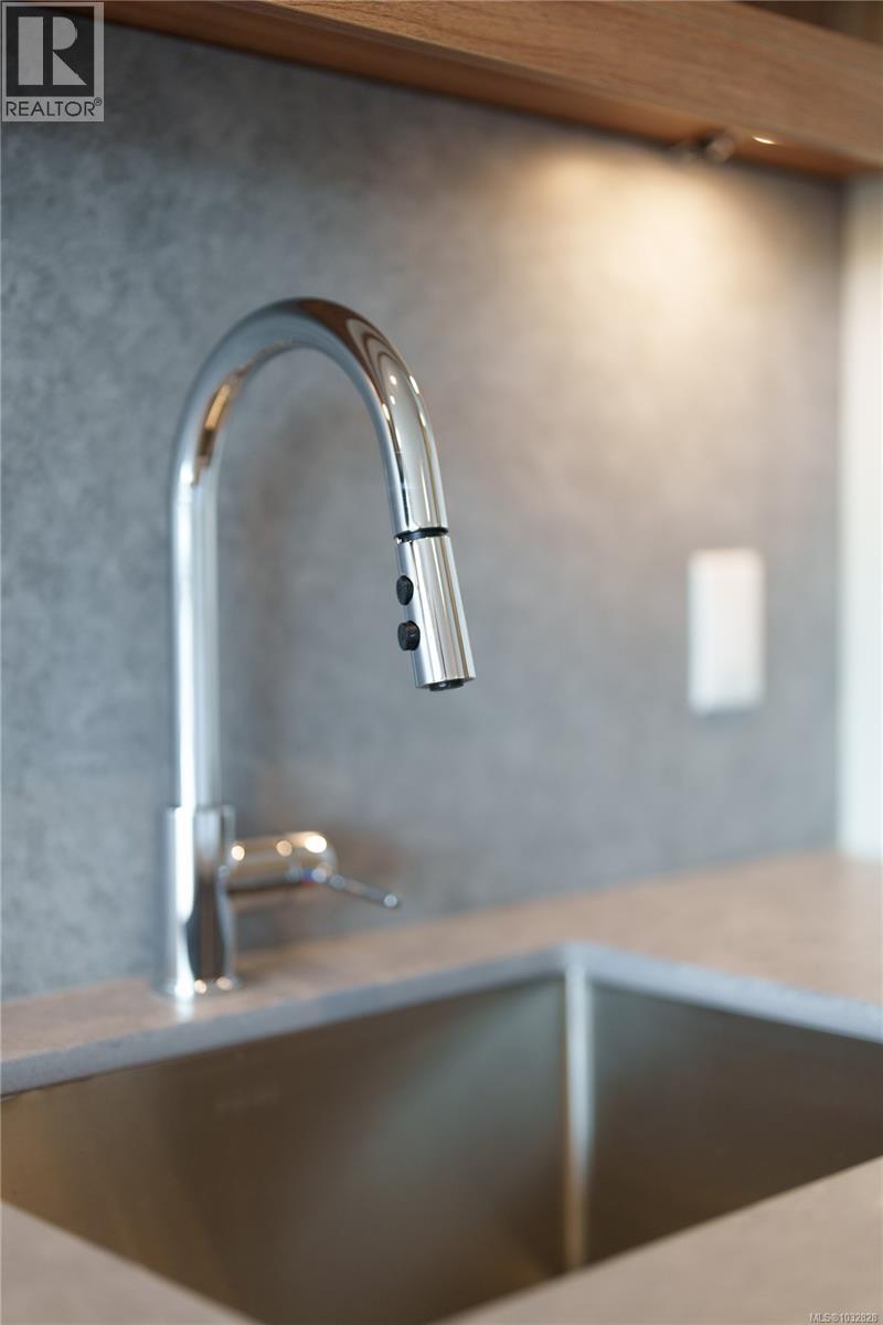 205 629 Speed Avenue, Victoria