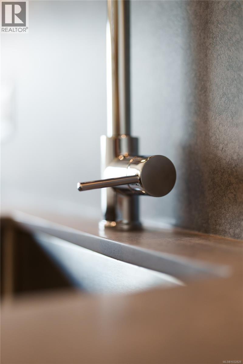 205 629 Speed Avenue, Victoria