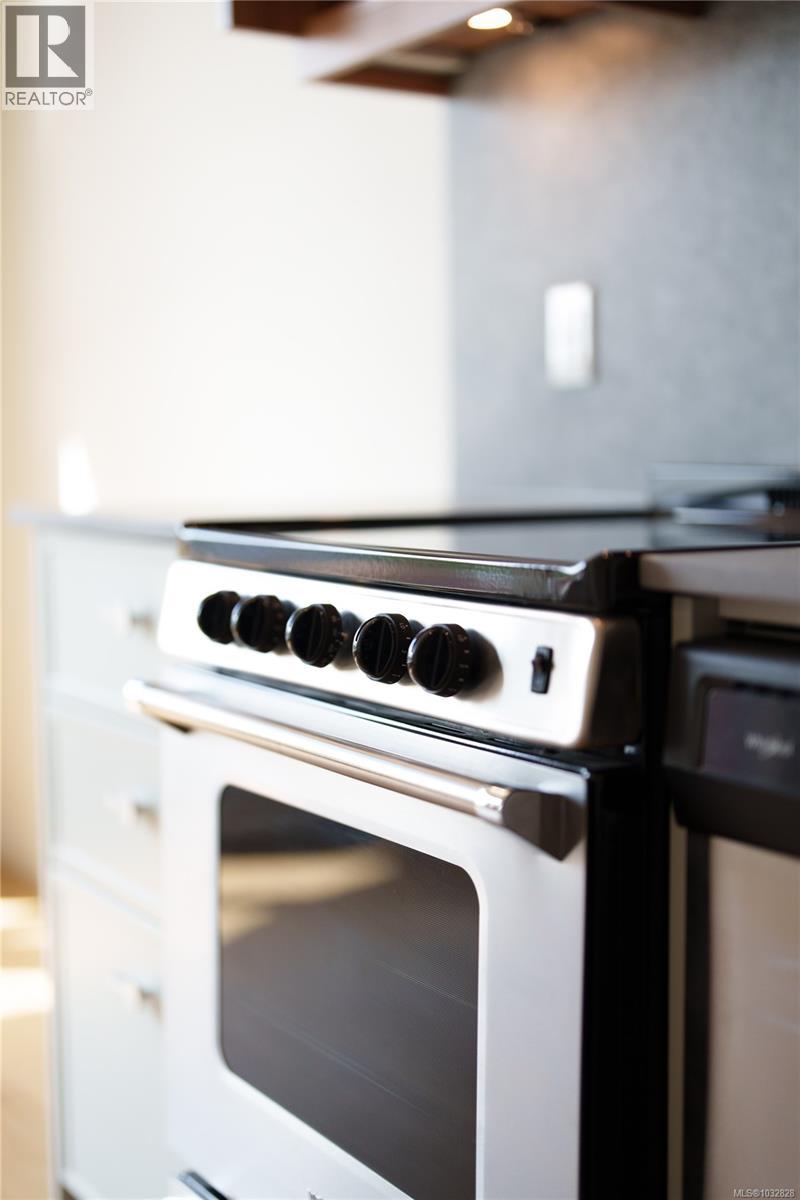 205 629 Speed Avenue, Victoria