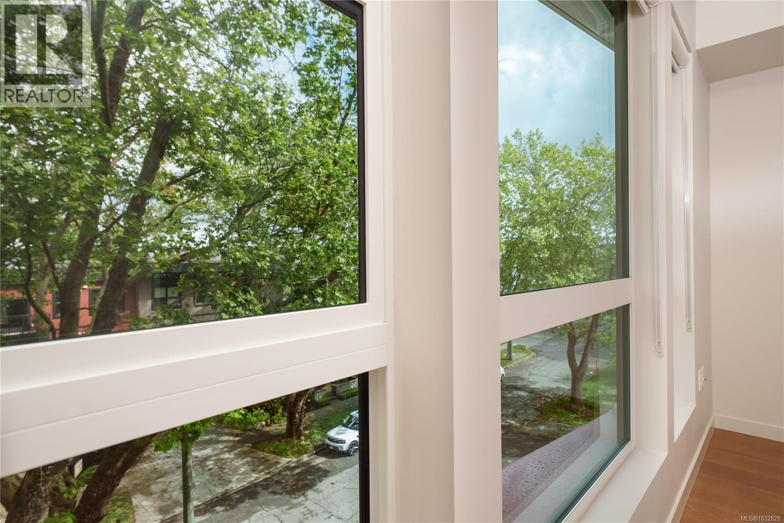 205 629 Speed Avenue, Victoria