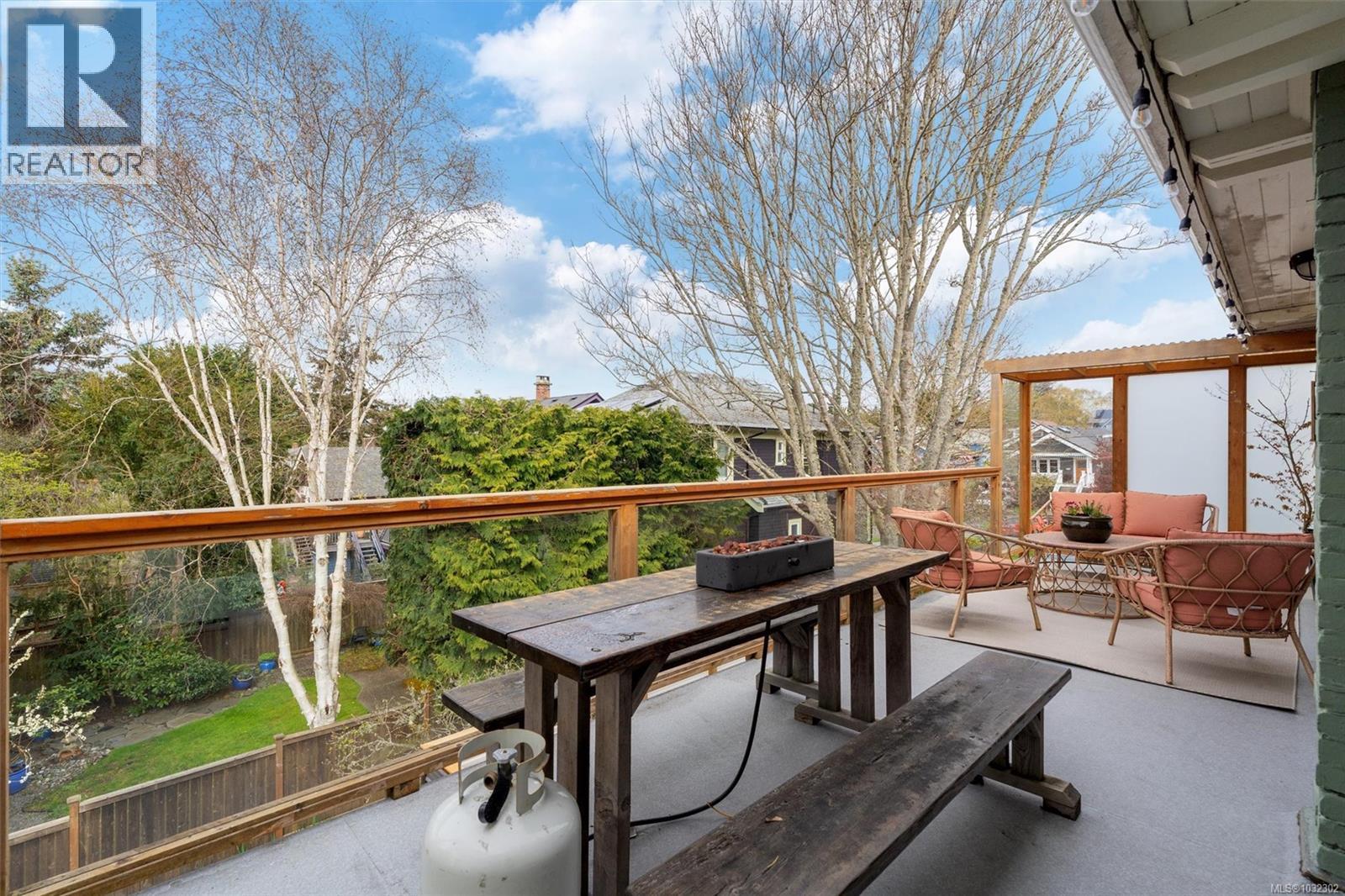  320 Moss Street, Victoria