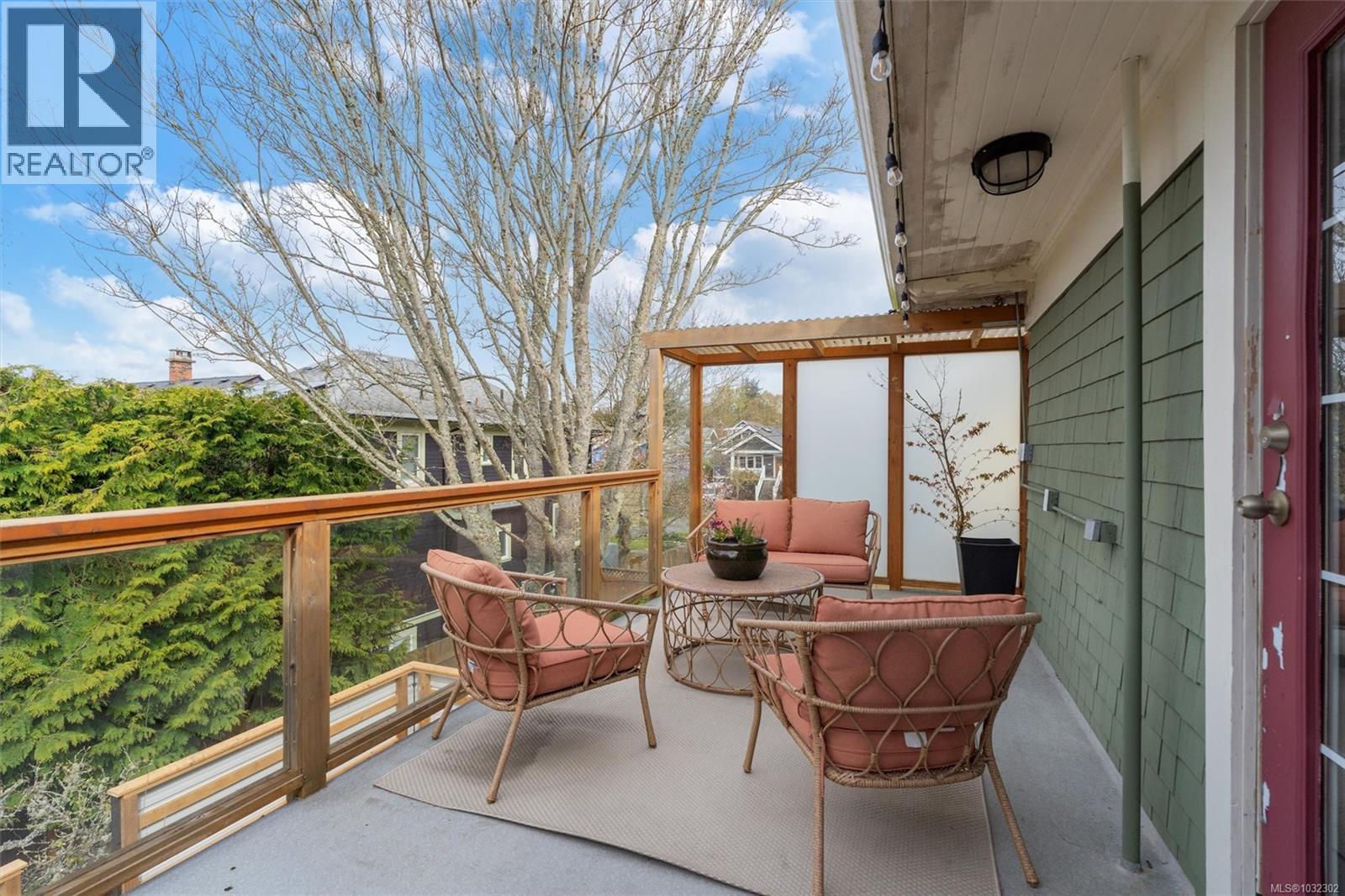  320 Moss Street, Victoria