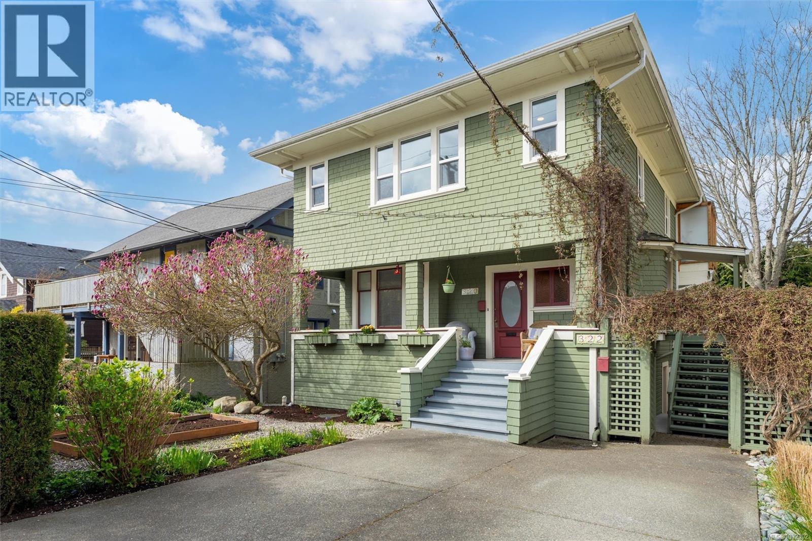 320 Moss St - 3