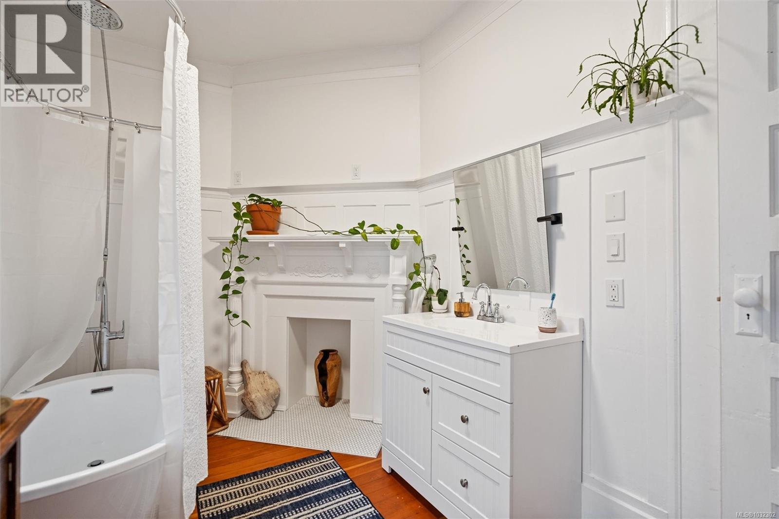 320 Moss St - 34