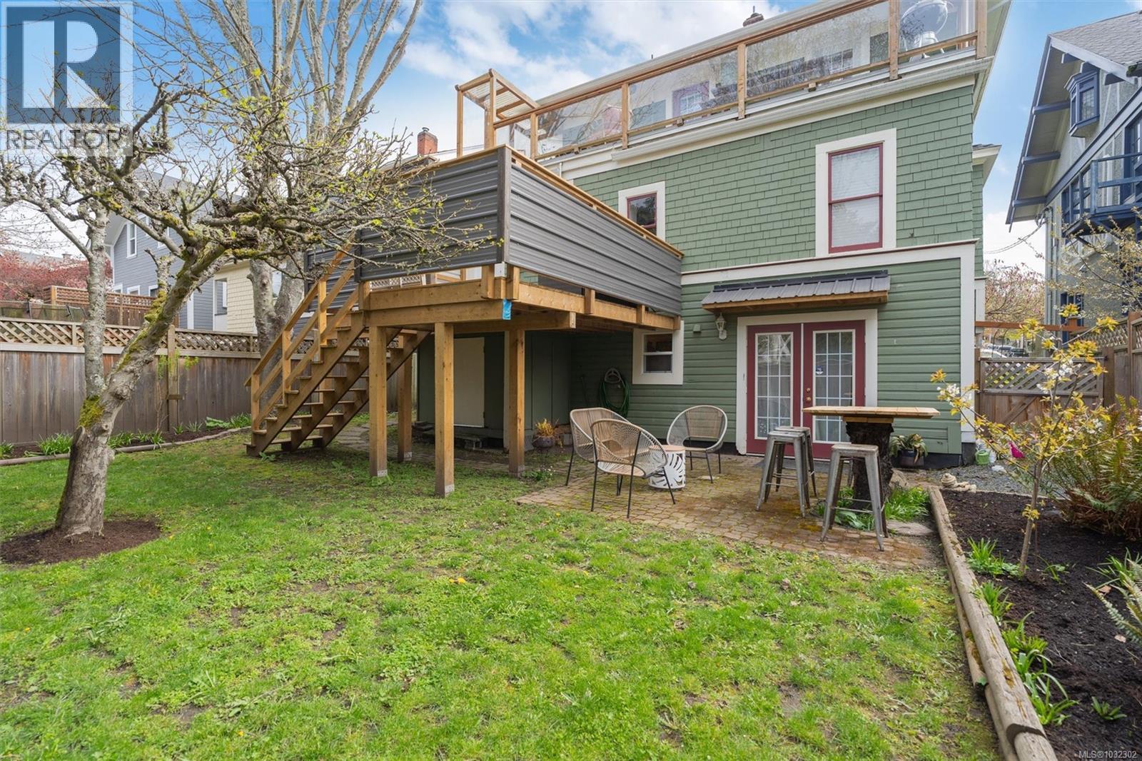  320 Moss Street, Victoria