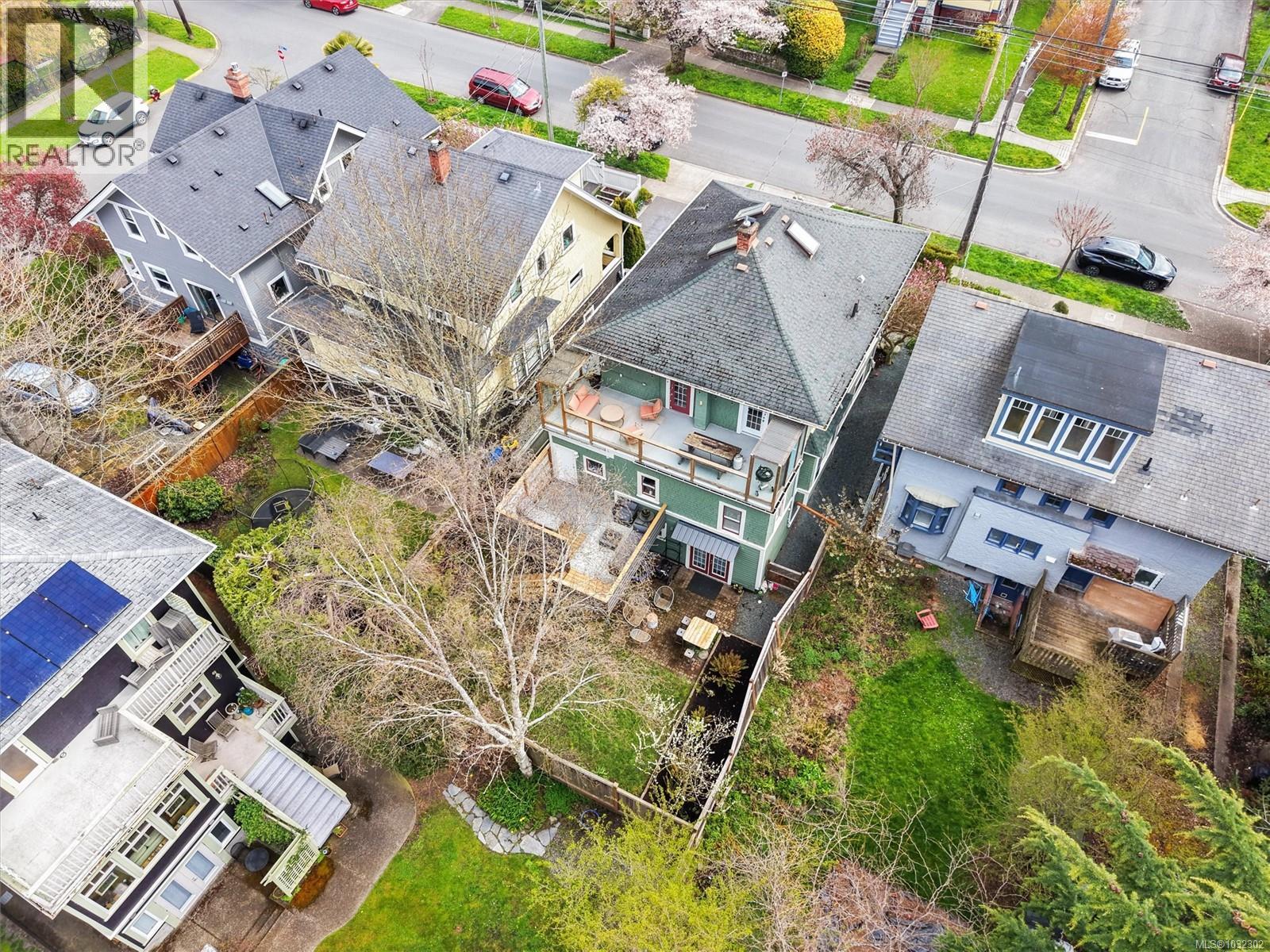  320 Moss Street, Victoria