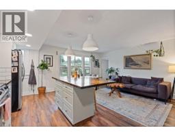 Den - 320 Moss St, Victoria, BC V8V4M9 Photo 12
