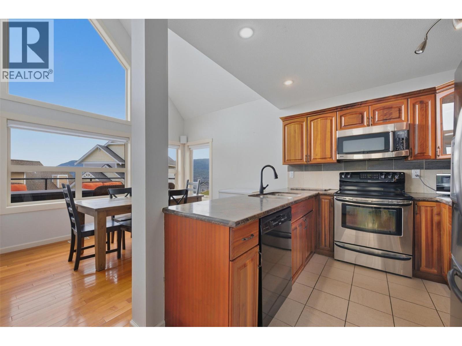 220 6765 La Palma Loop, Kelowna