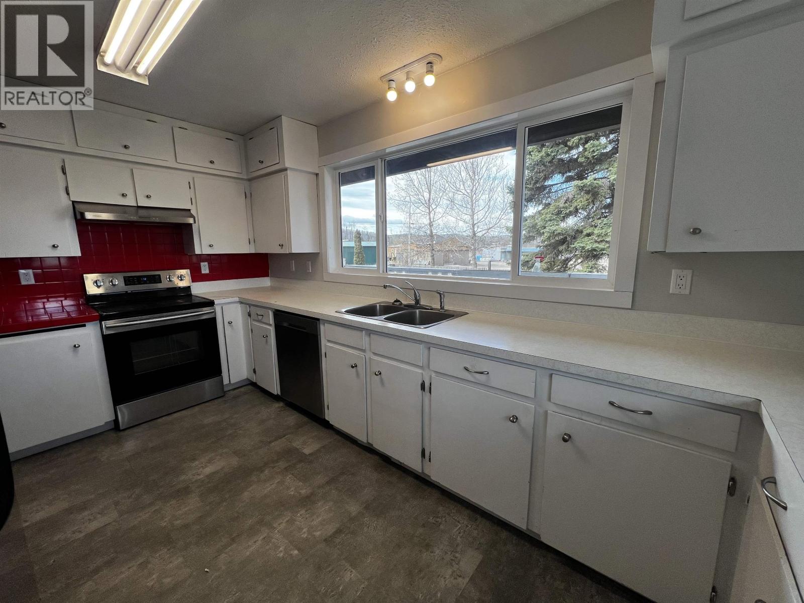 414 ENDAKO PLACE - 16