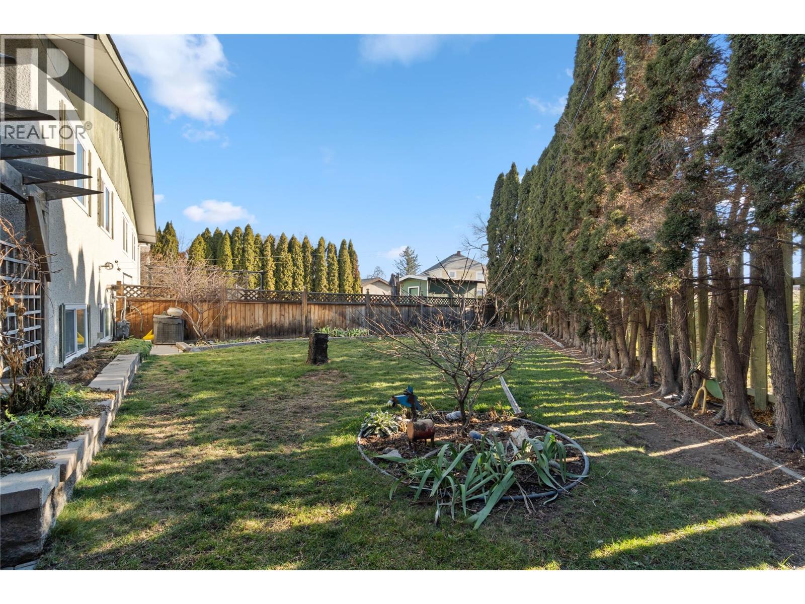 224 CYPRESS Avenue - 32