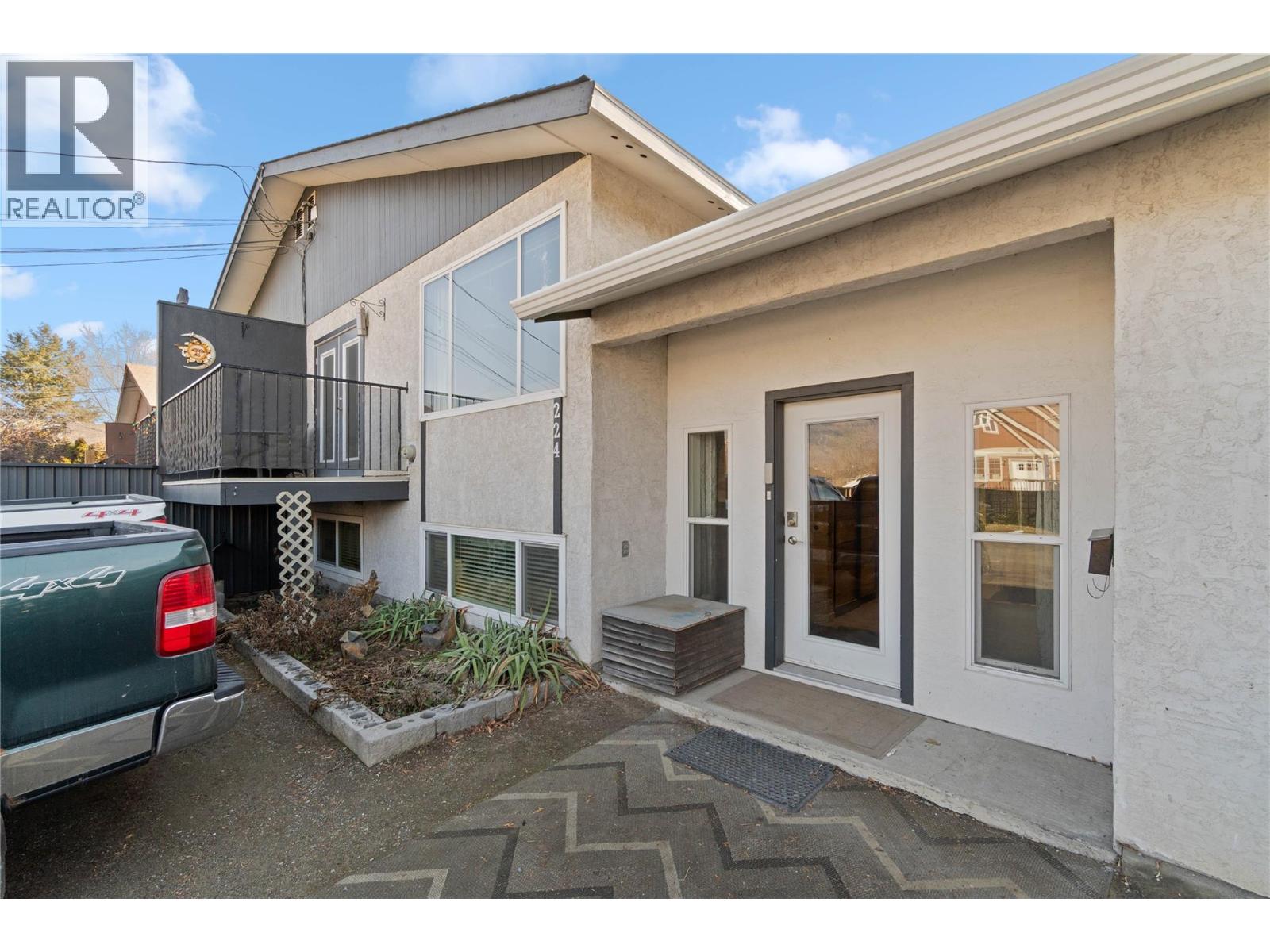 224 CYPRESS Avenue - Image 2
