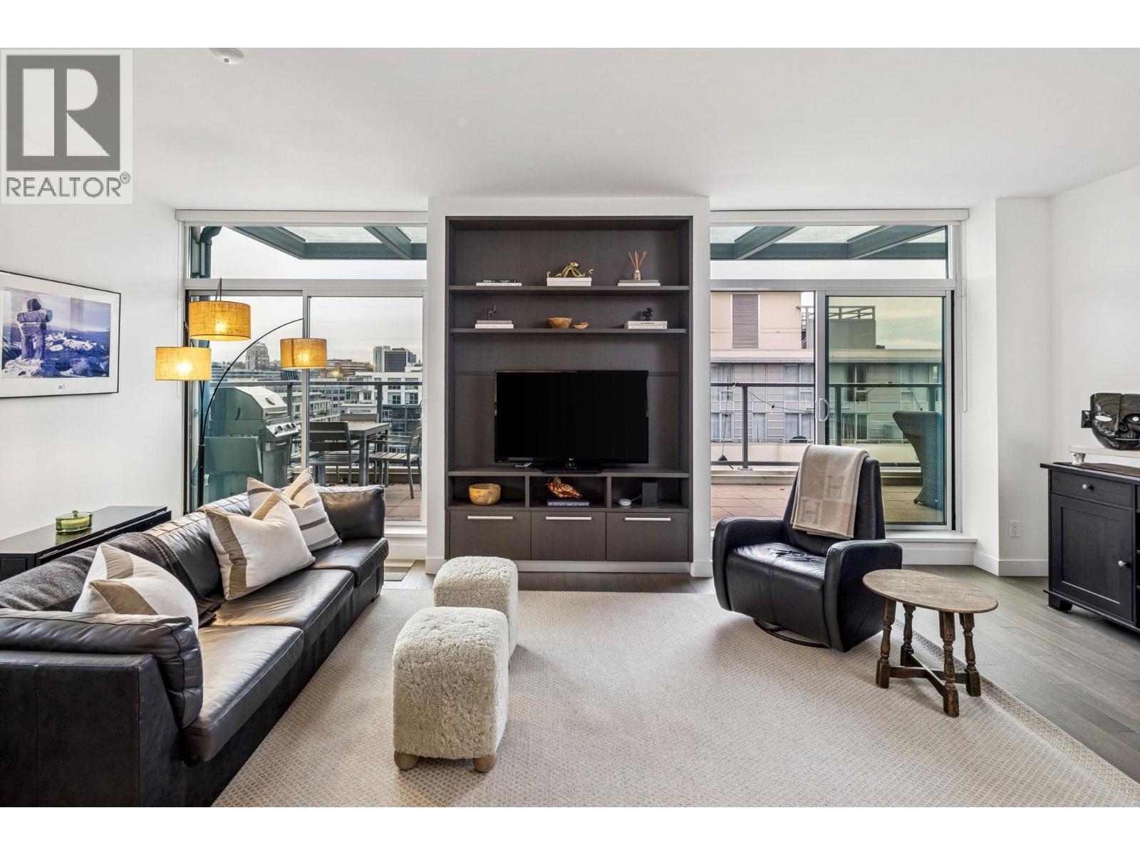 PH1606 288 W 1ST AVENUE