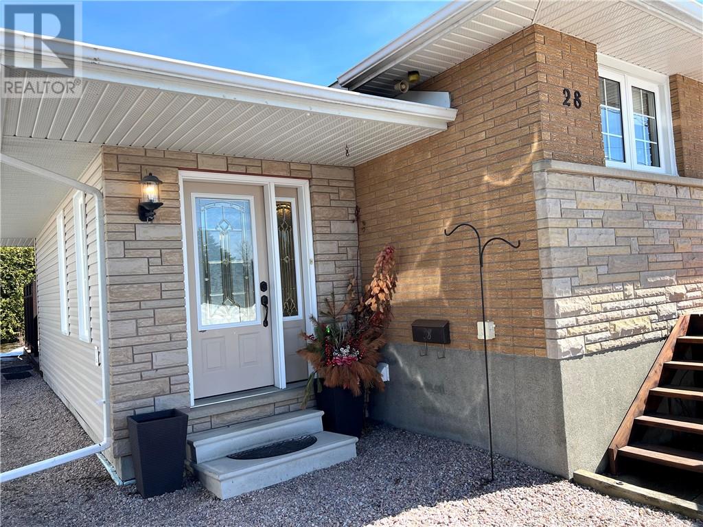 28 Victor Street, Sudbury, Ontario, P3B3R2 — Photo 2