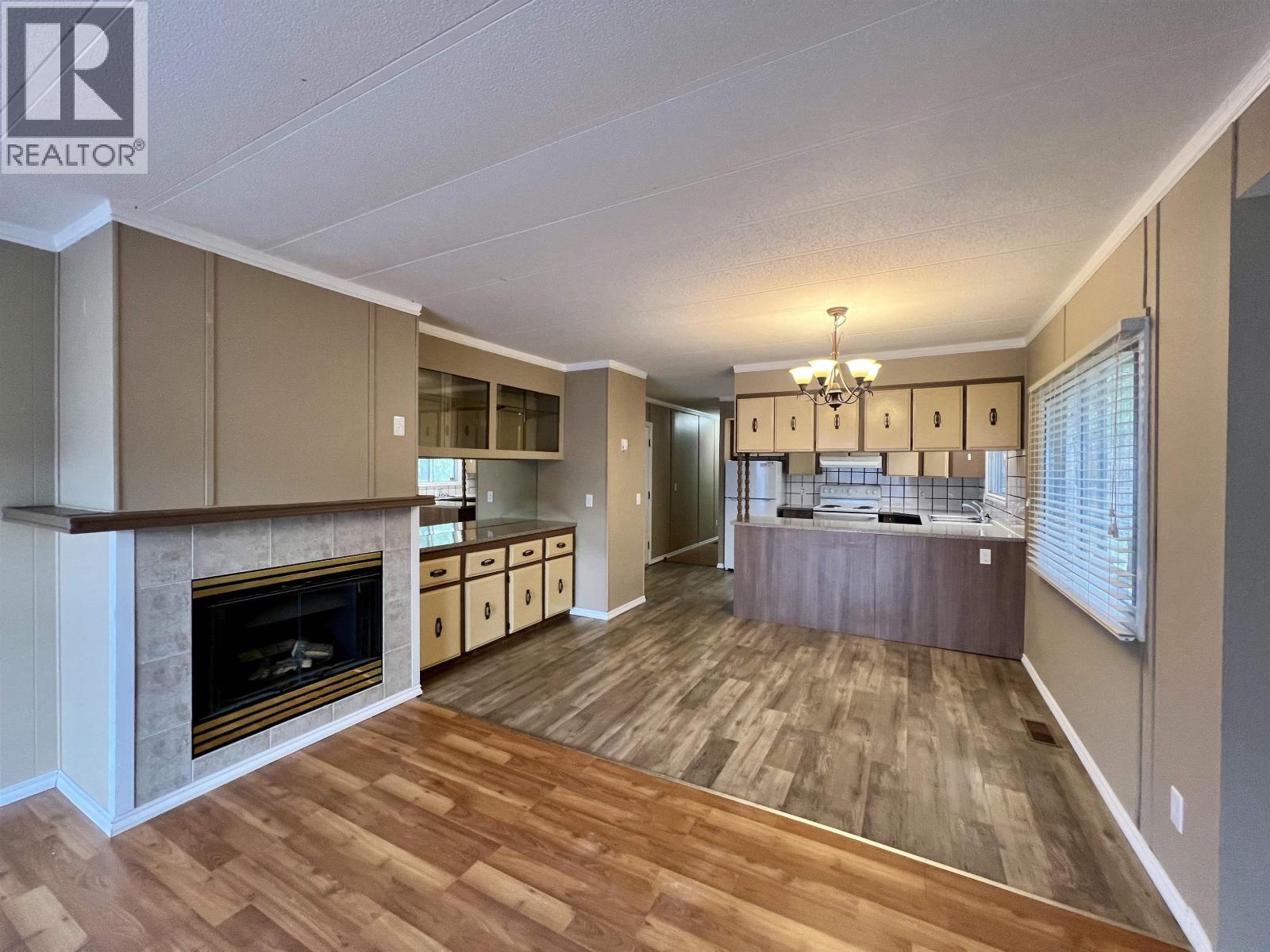 #33 4619 LOWRIE AVENUE - 6