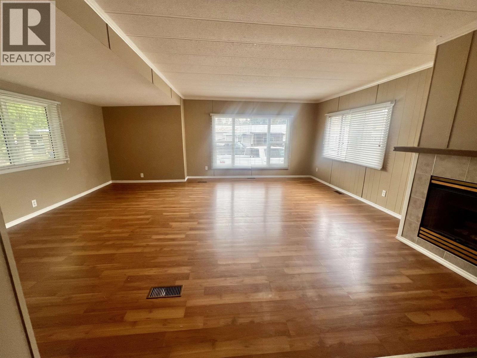 #33 4619 LOWRIE AVENUE - 9