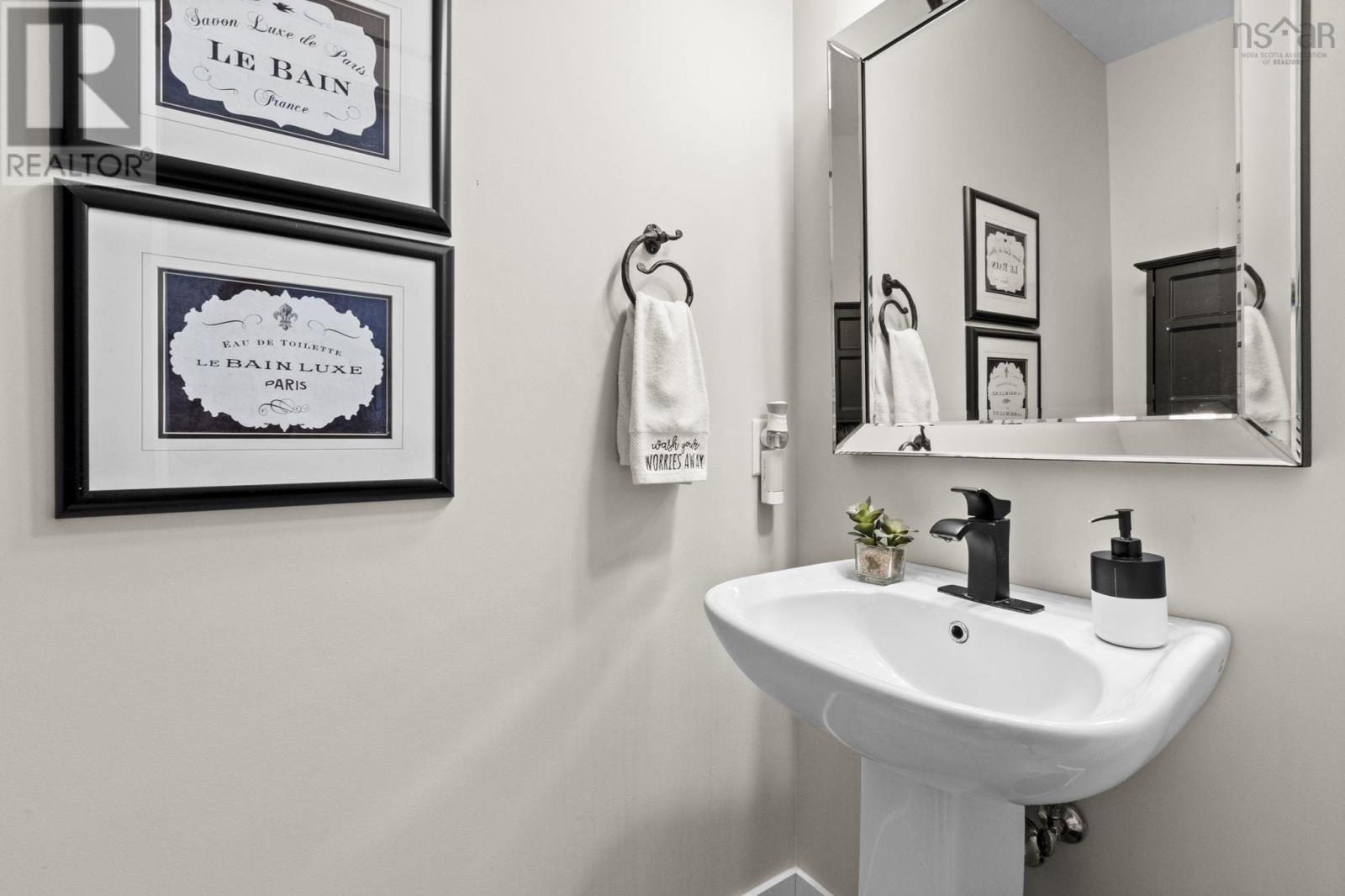 Property 27 of 50 of 124 Beachstone Drive