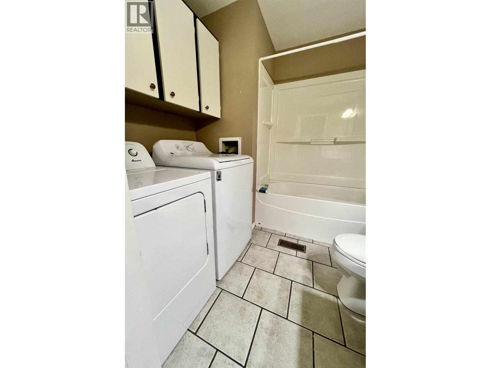 #33 4619 LOWRIE AVENUE - 11