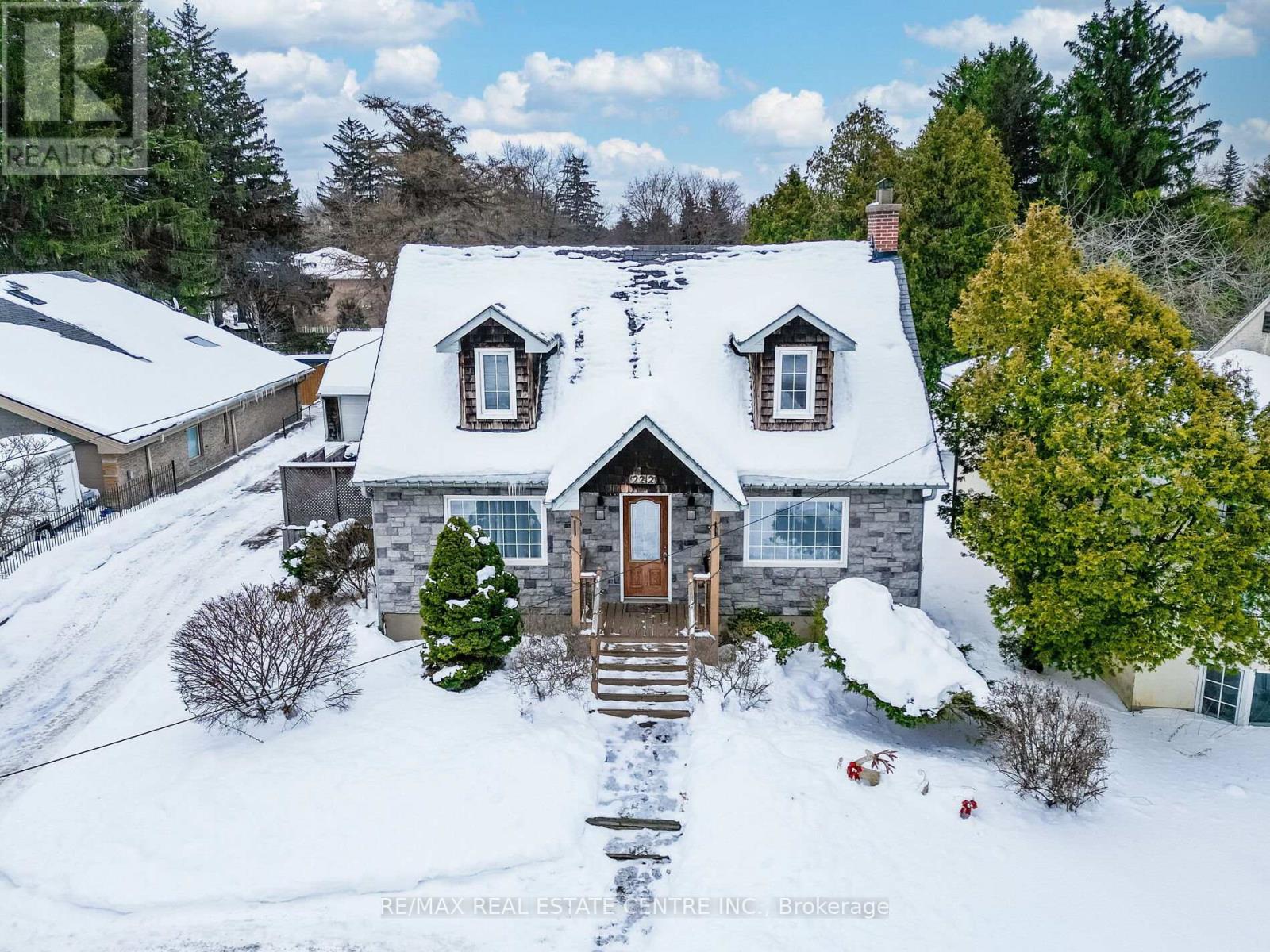 2212 MISSISSAUGA ROAD - 3