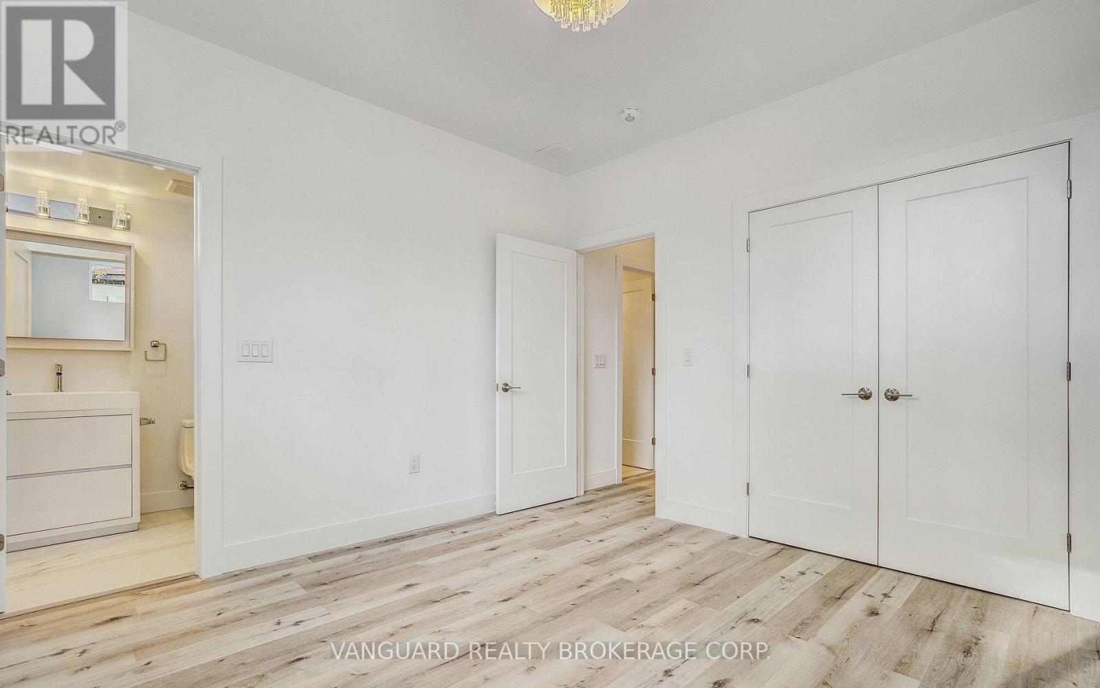 1937 LAWRENCE AVENUE W — photo 29