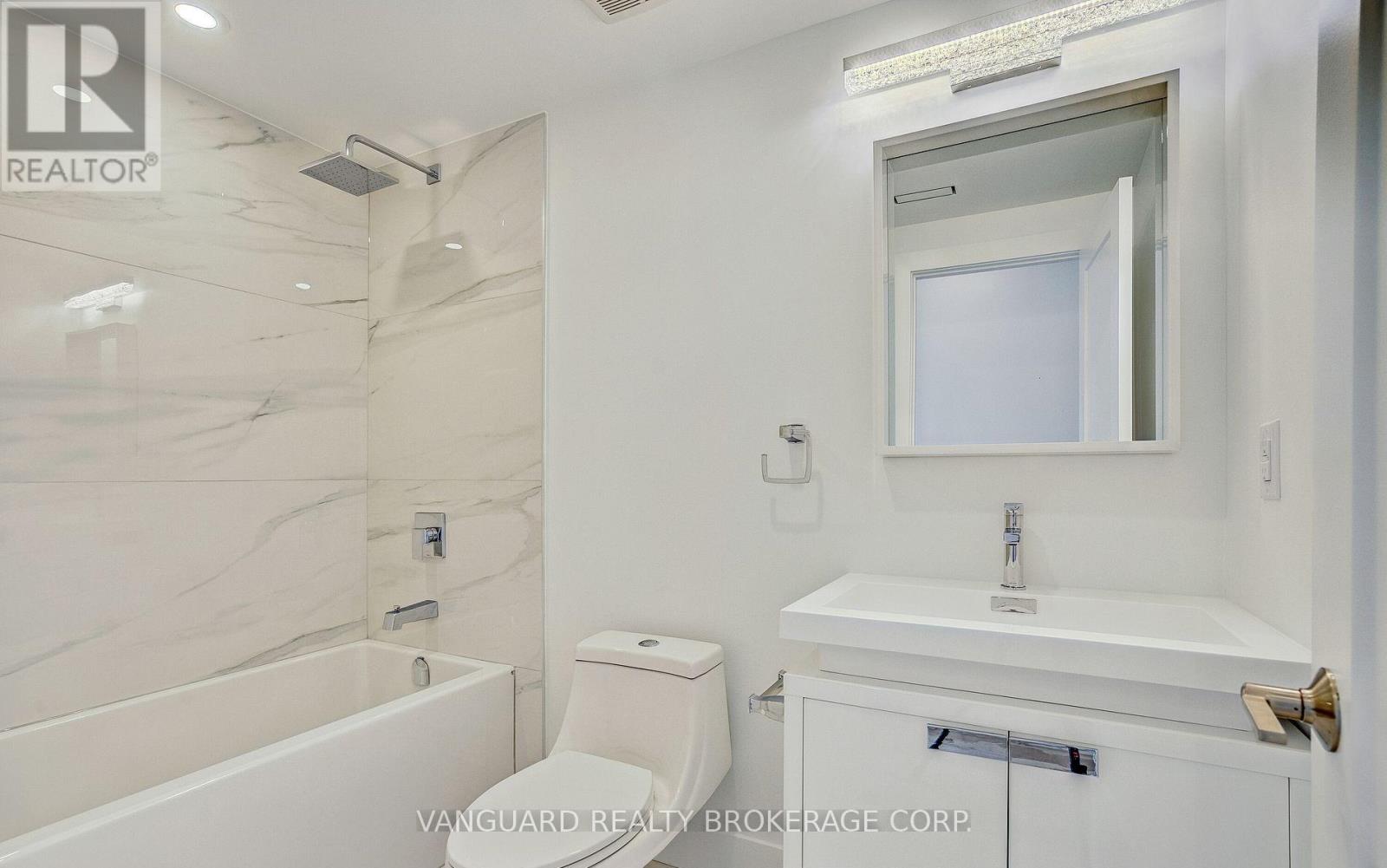 1937 LAWRENCE AVENUE W - 21