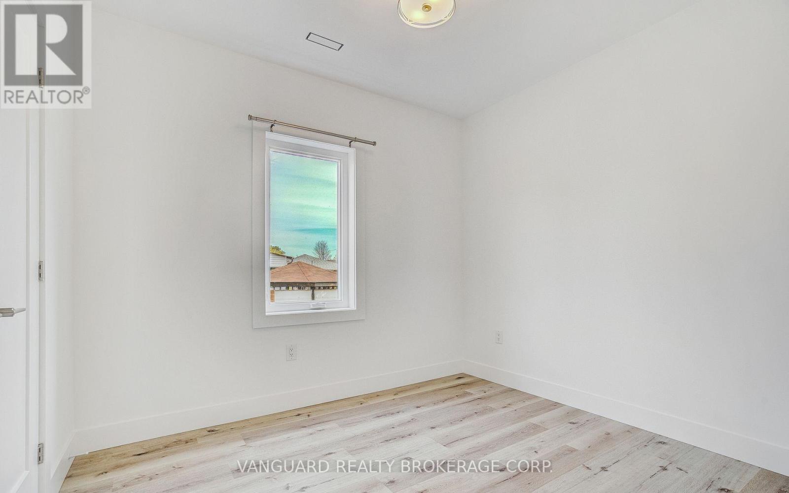1937 LAWRENCE AVENUE W - 25