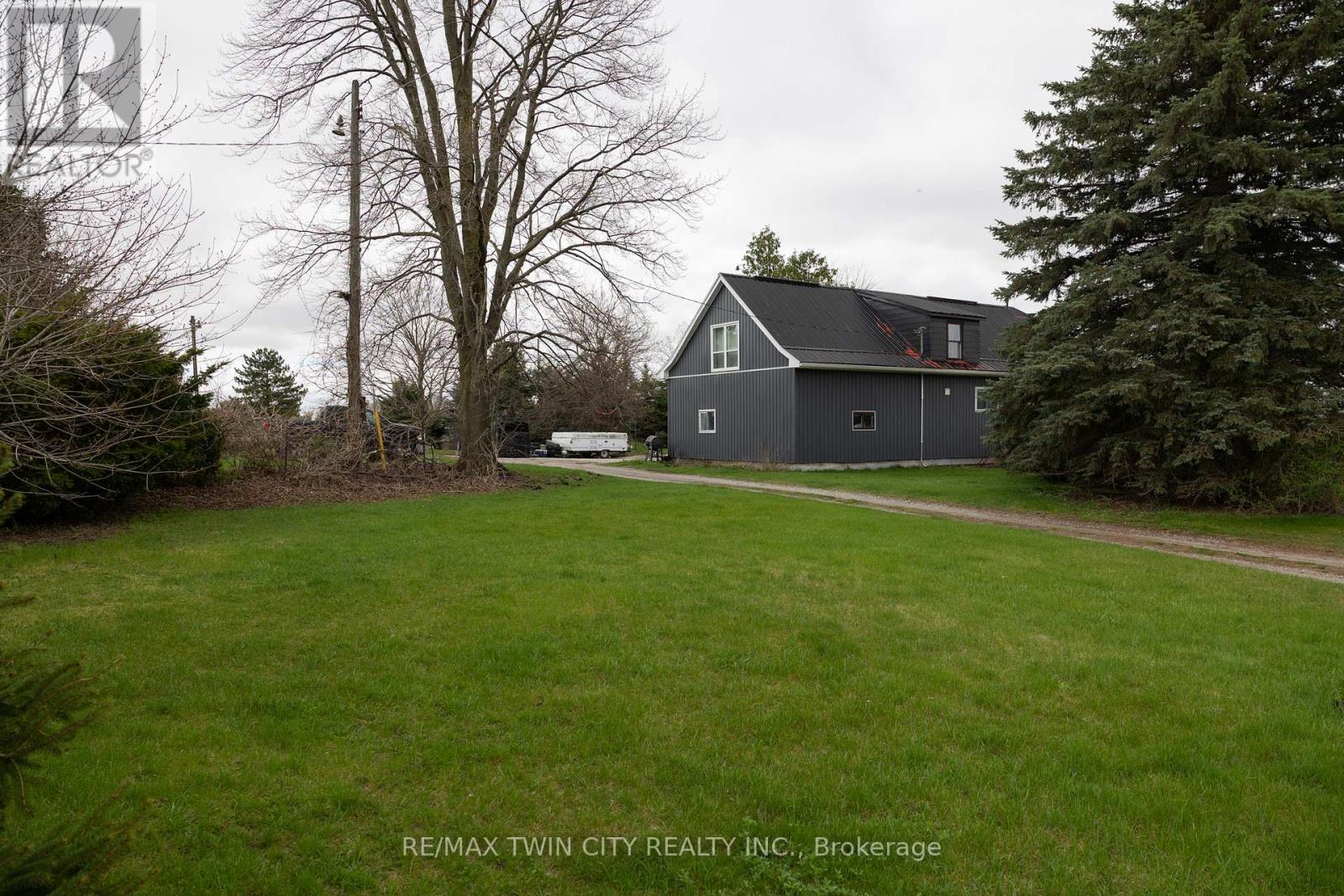 8 CONC. 8 TOWNSEND — photo 14