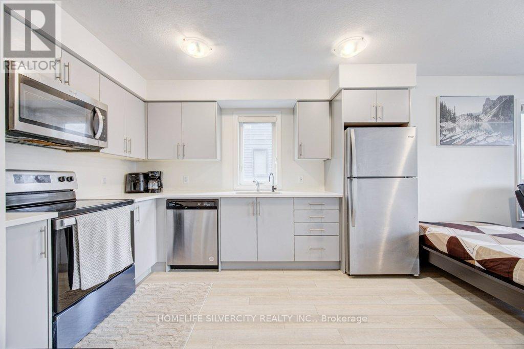 ##18 235 CHAPEL HILL DRIVE - 10